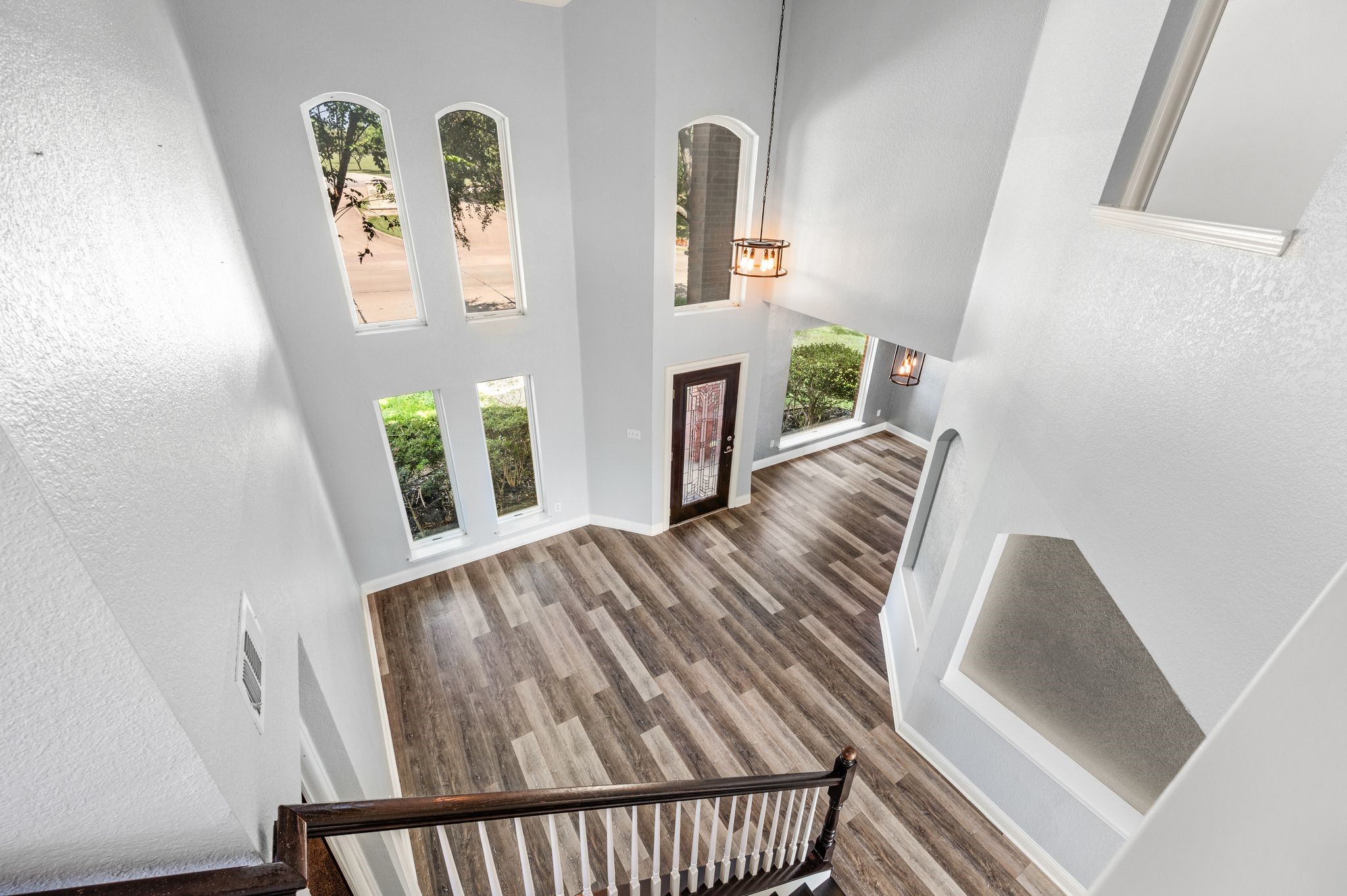 9122 Woodlake Drive
