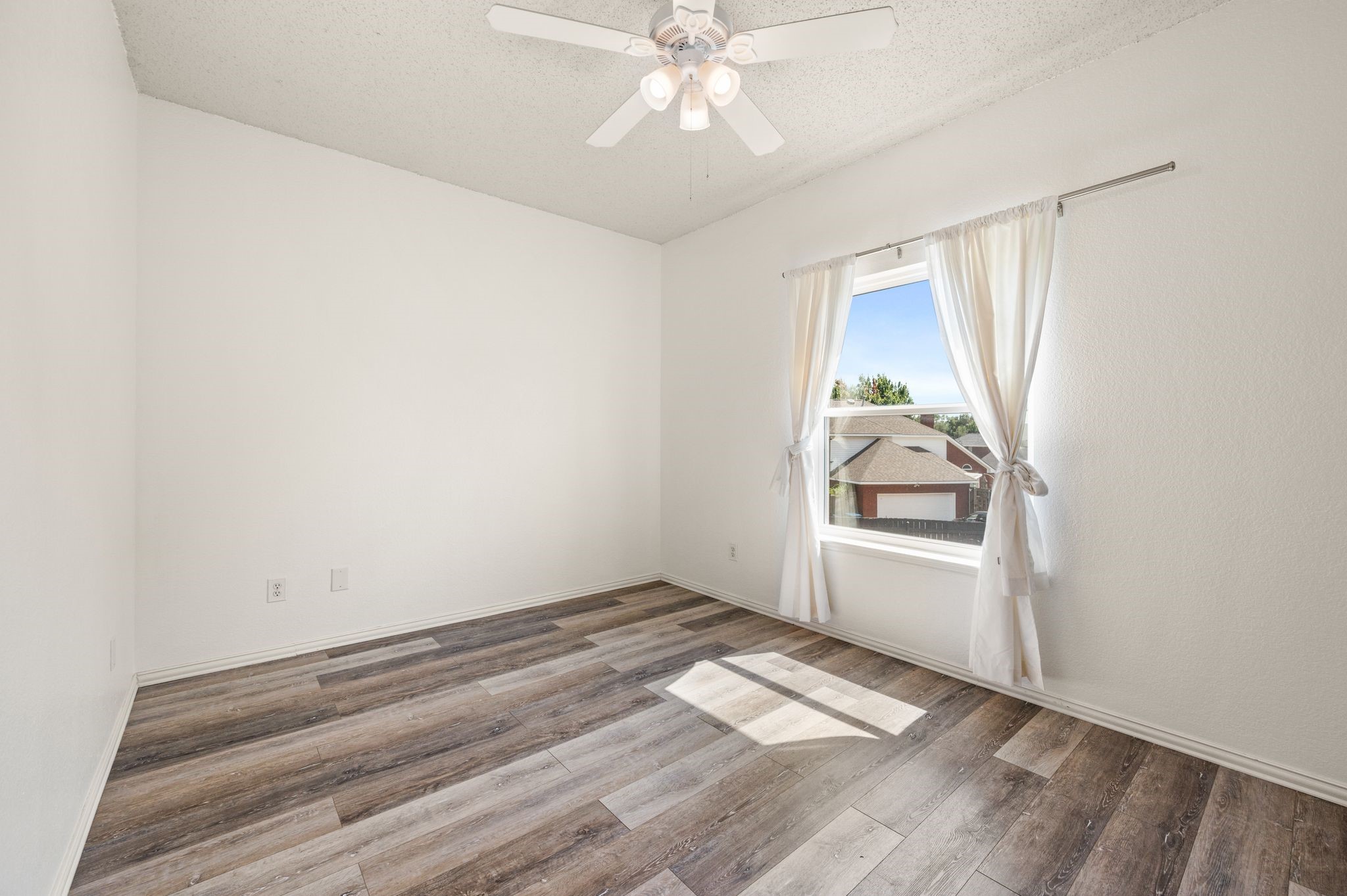 9122 Woodlake Drive