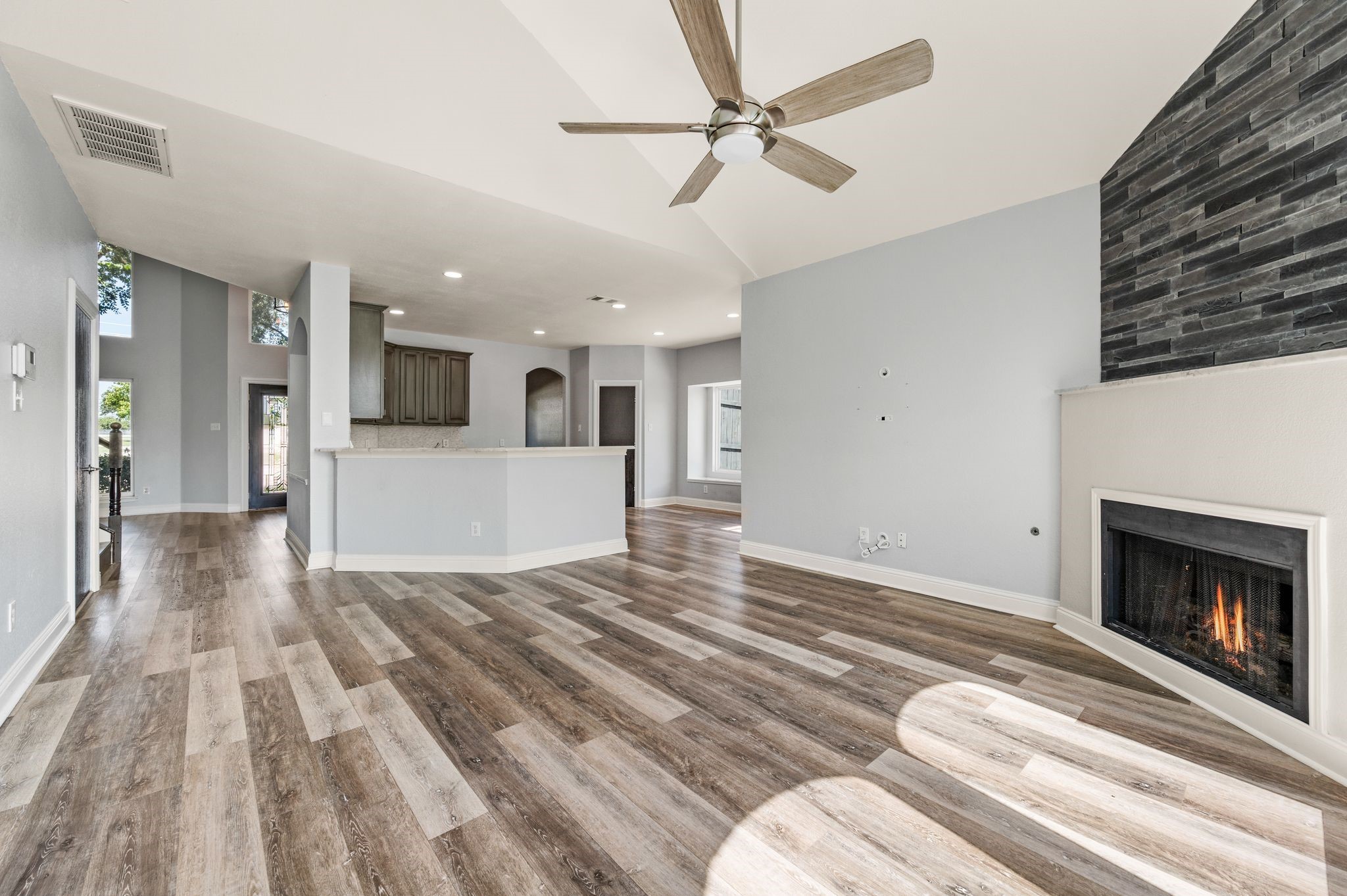 9122 Woodlake Drive
