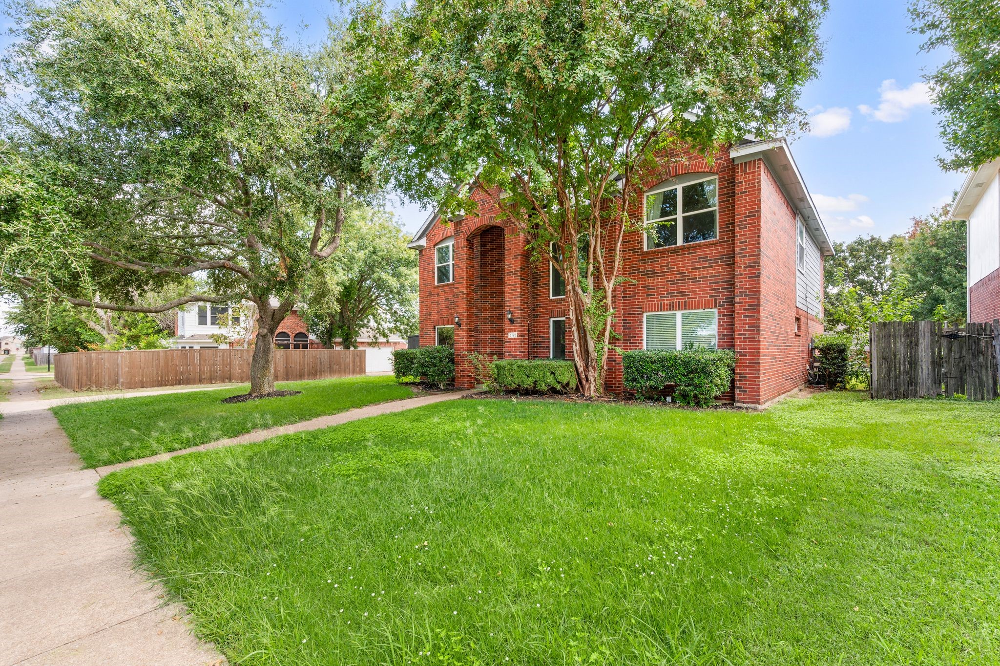 9122 Woodlake Drive