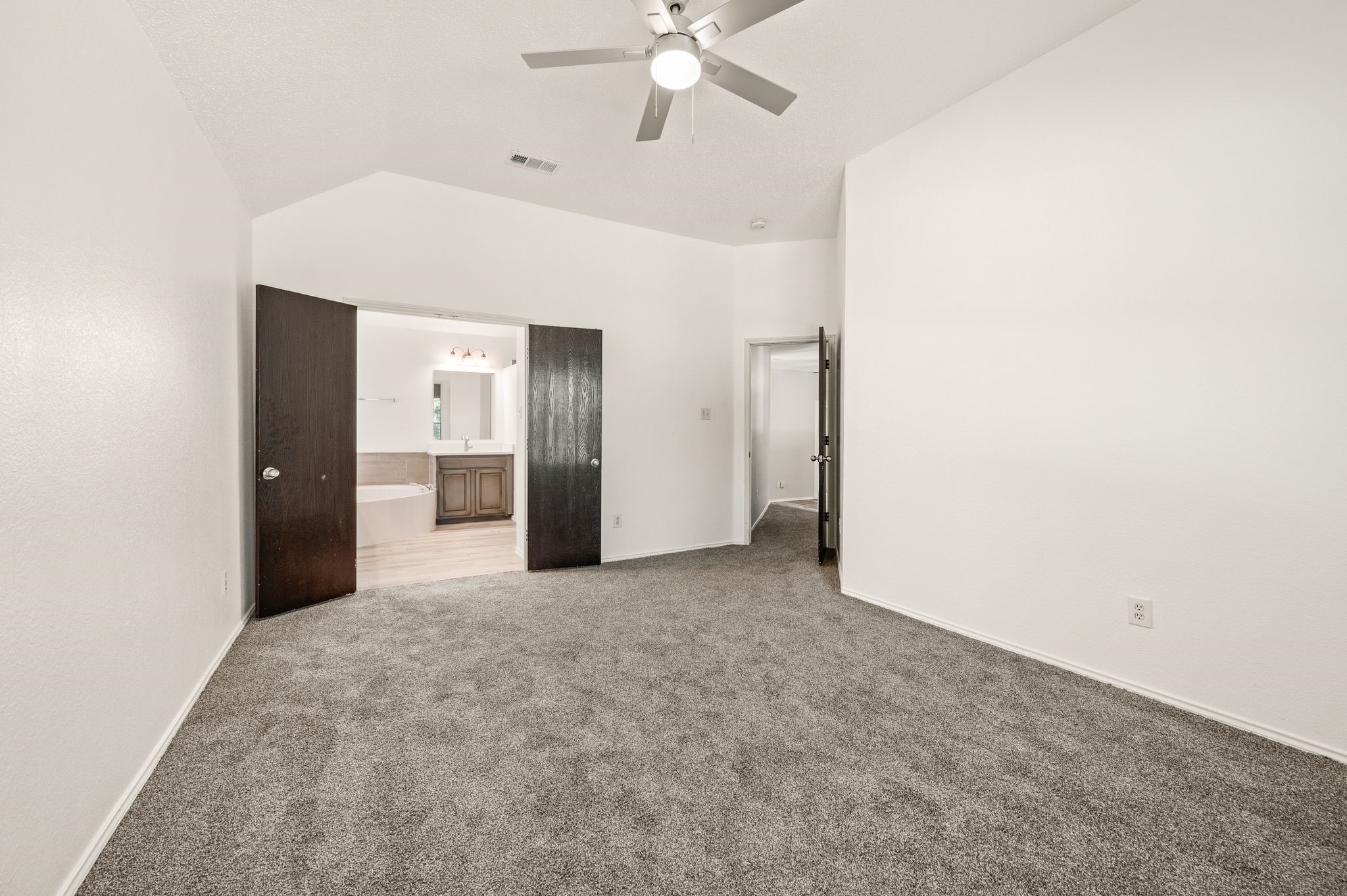 9122 Woodlake Drive