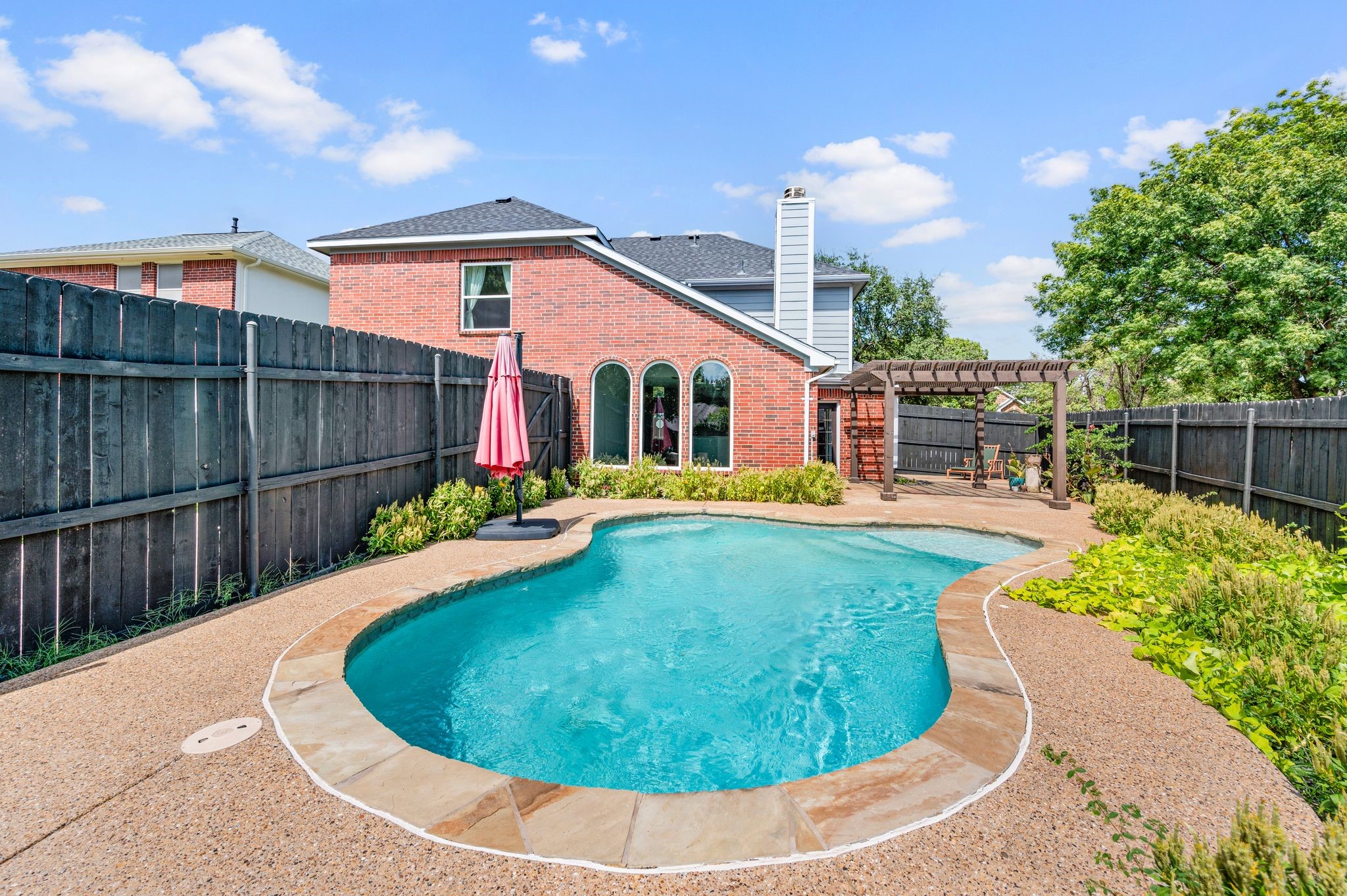9122 Woodlake Drive