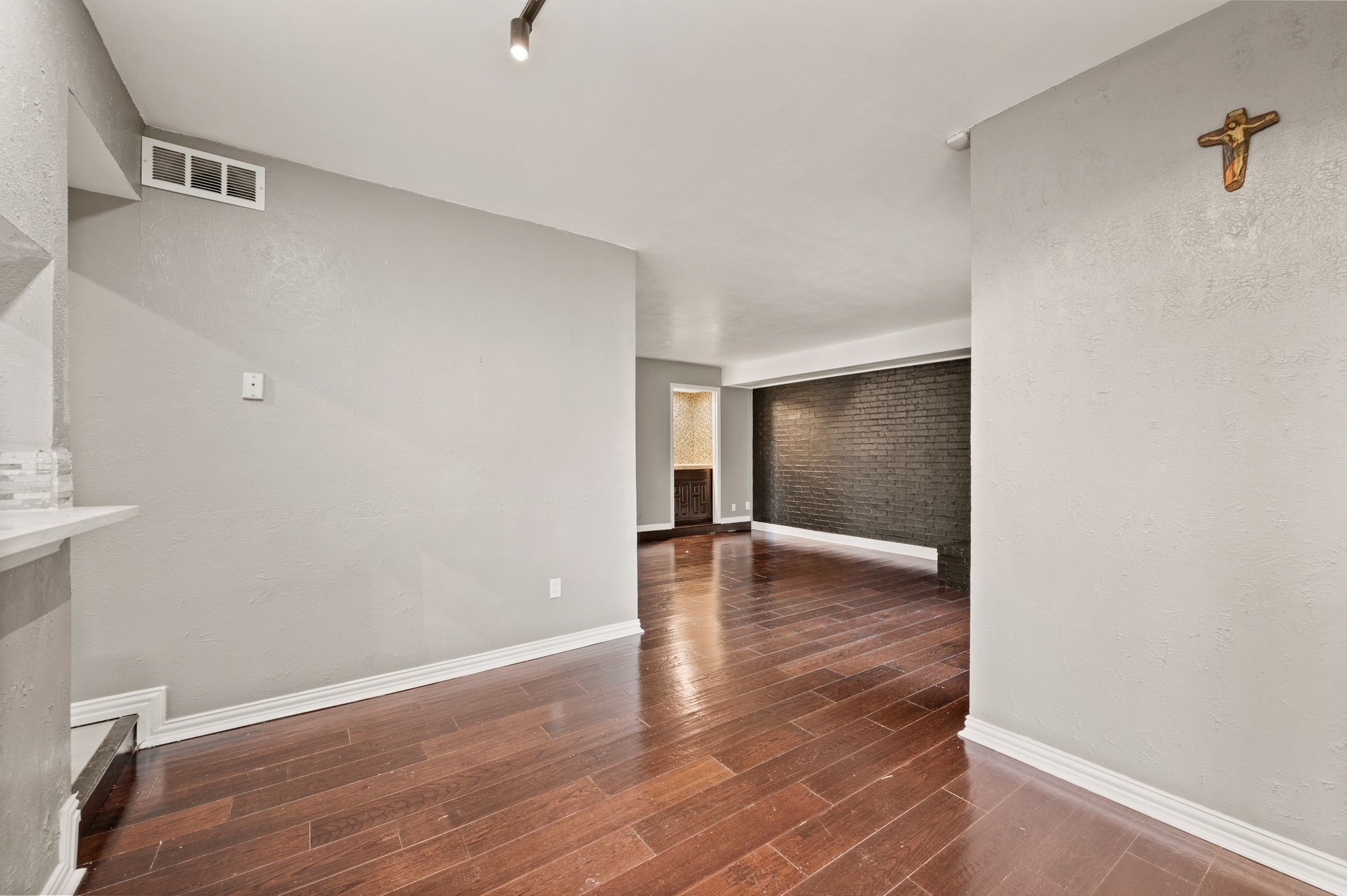 2900 Shady Lake Circle