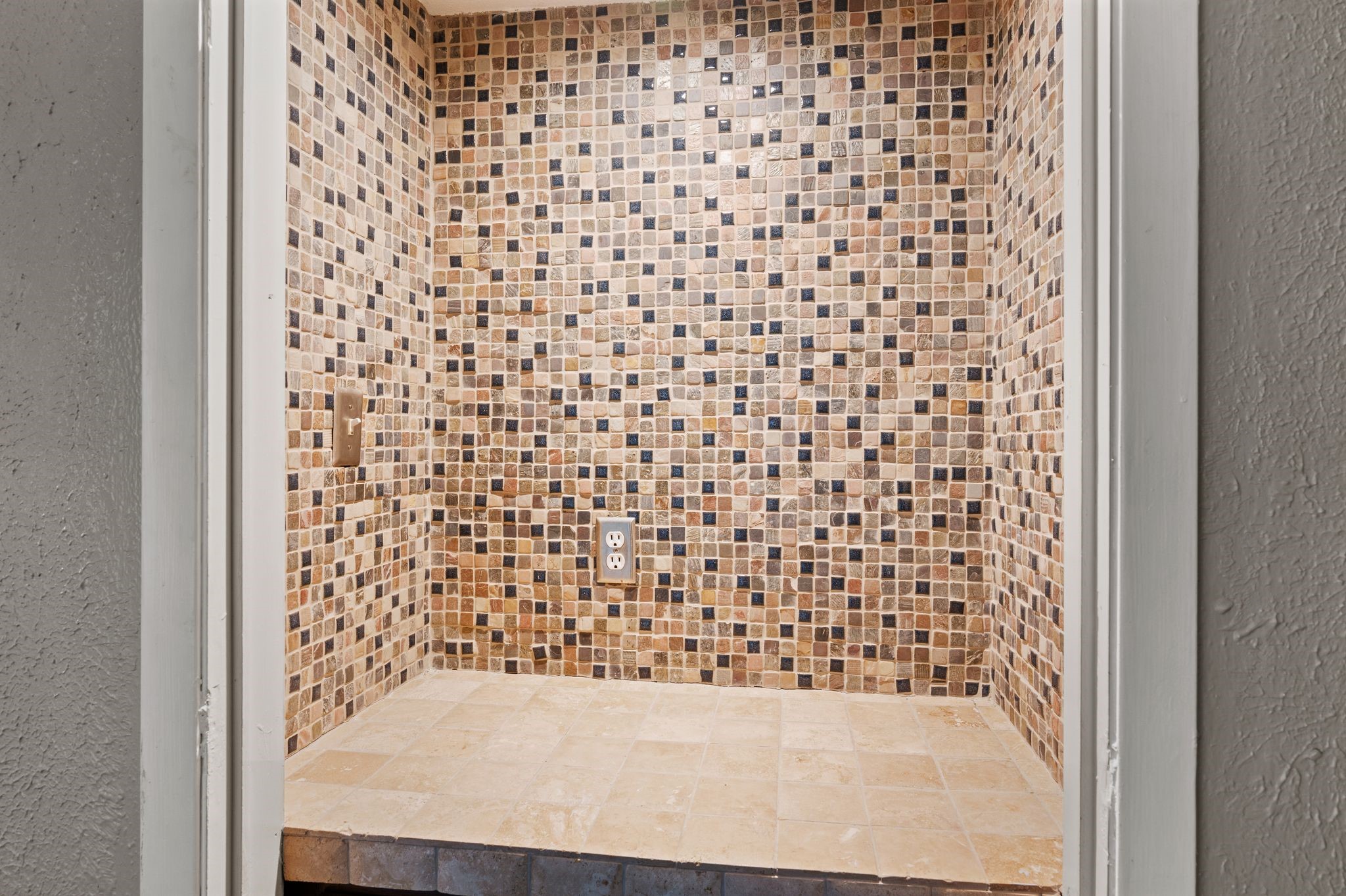 2900 Shady Lake Circle