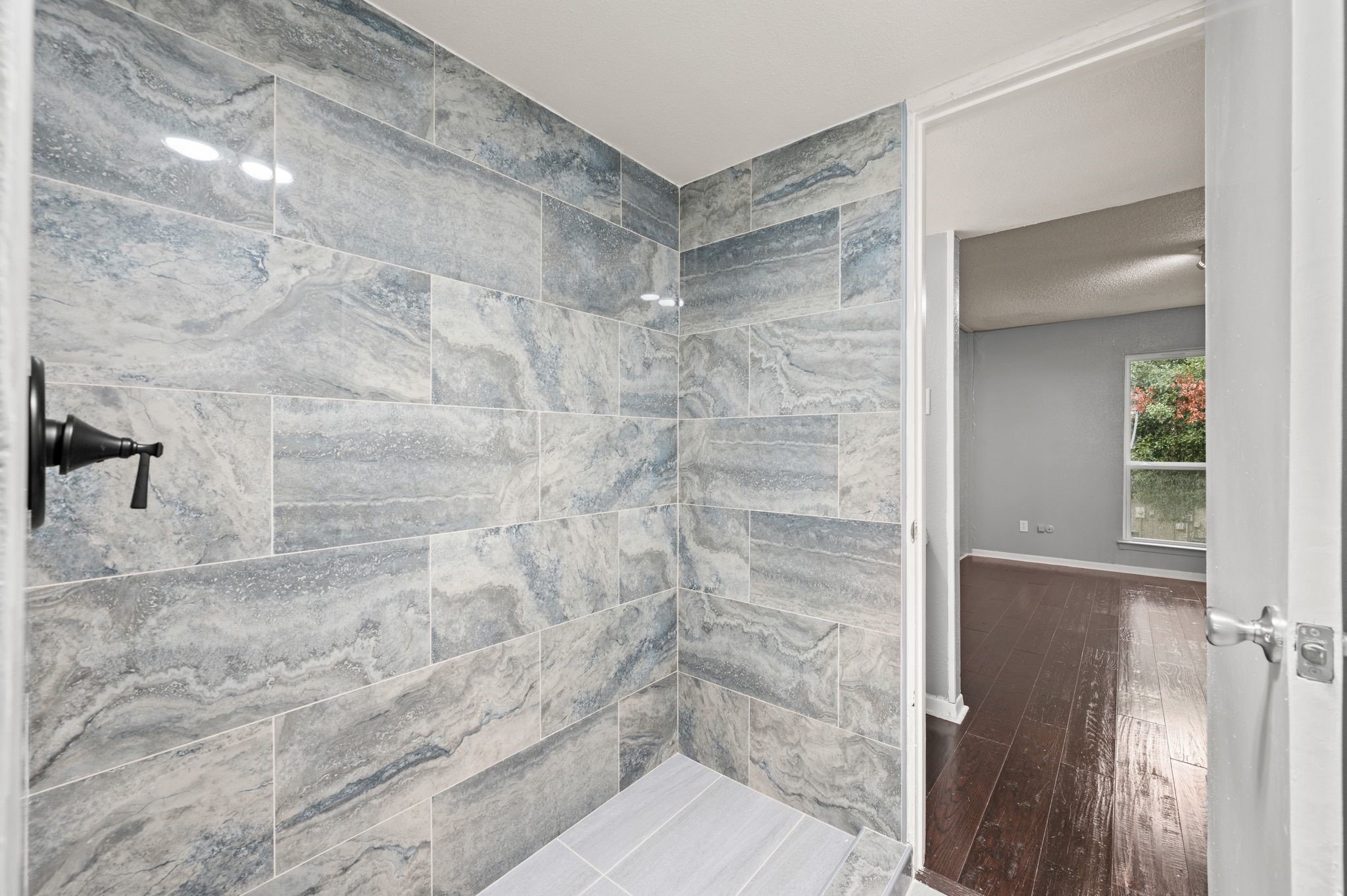 2900 Shady Lake Circle