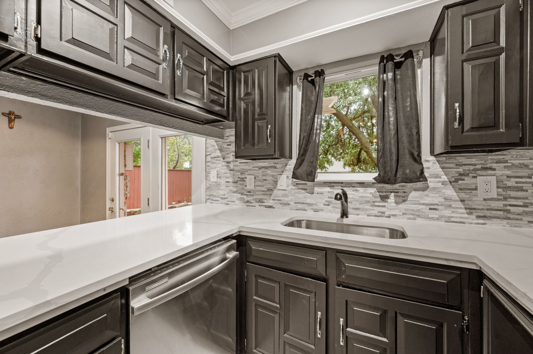 2900 Shady Lake Circle