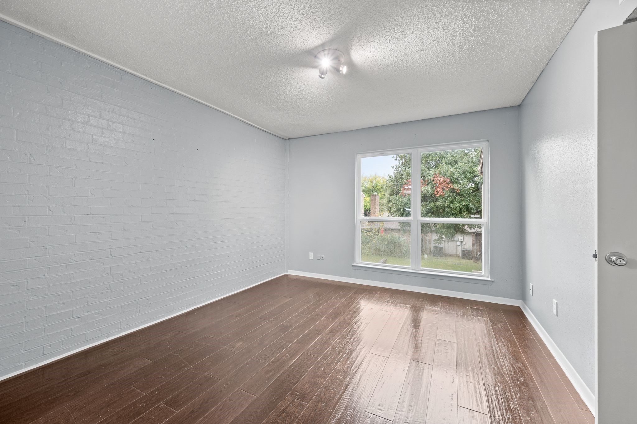 2900 Shady Lake Circle