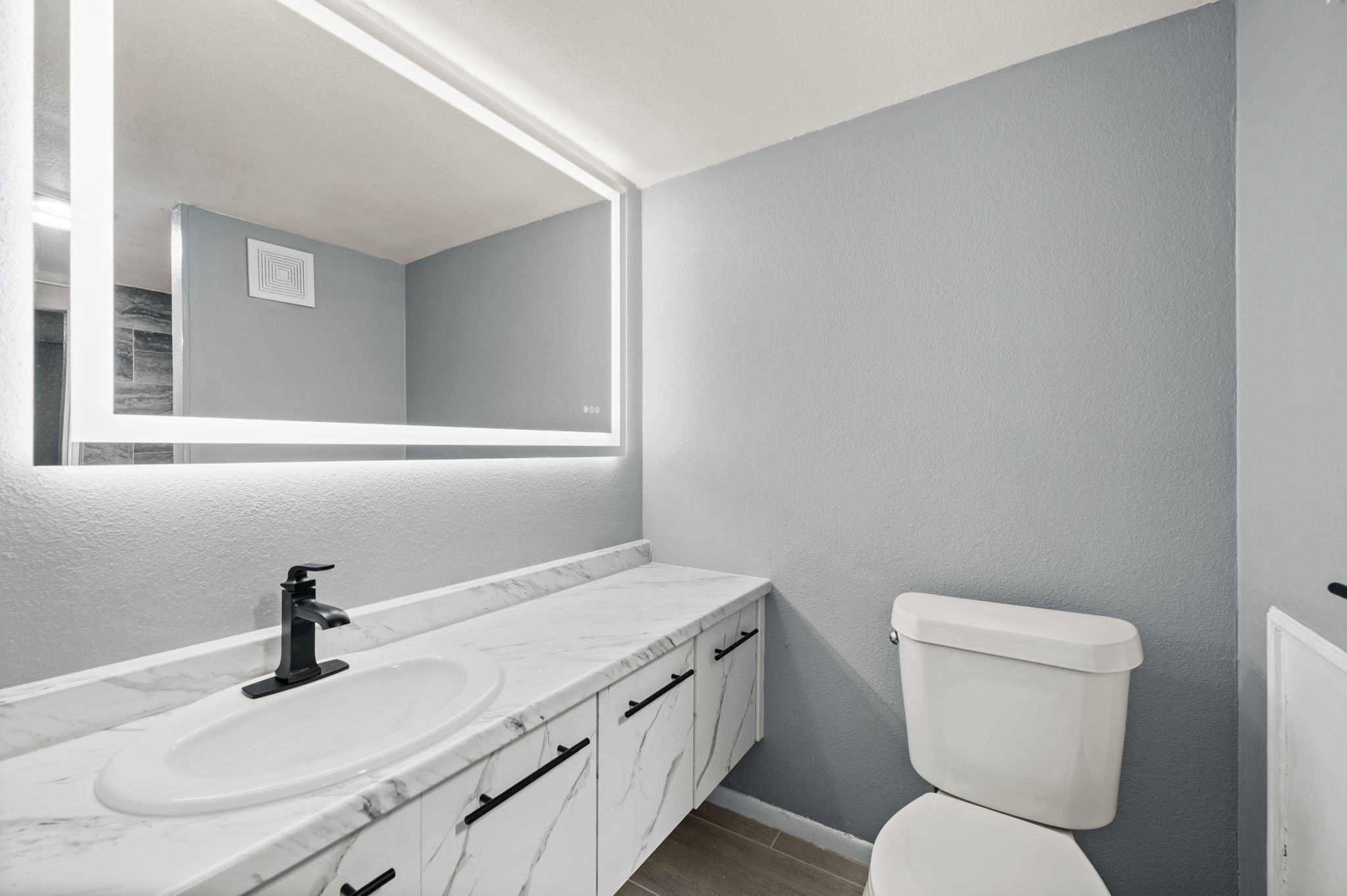 2900 Shady Lake Circle