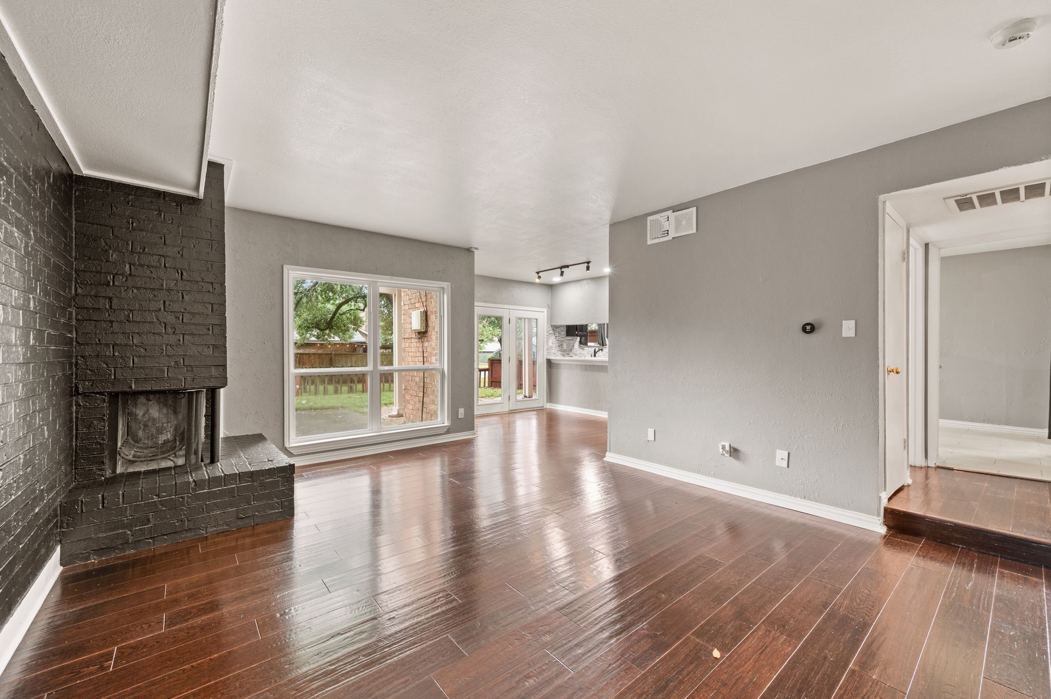 2900 Shady Lake Circle