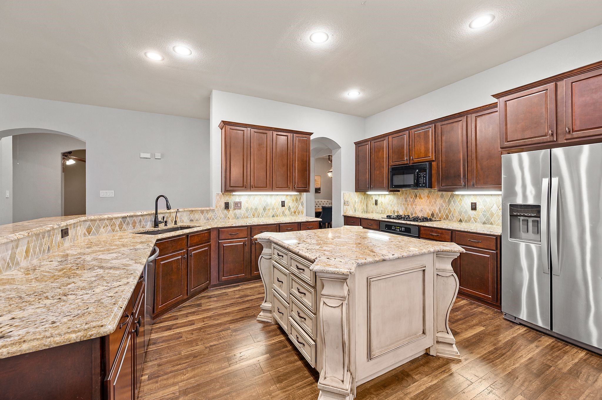 1808 Lakes Edge Boulevard