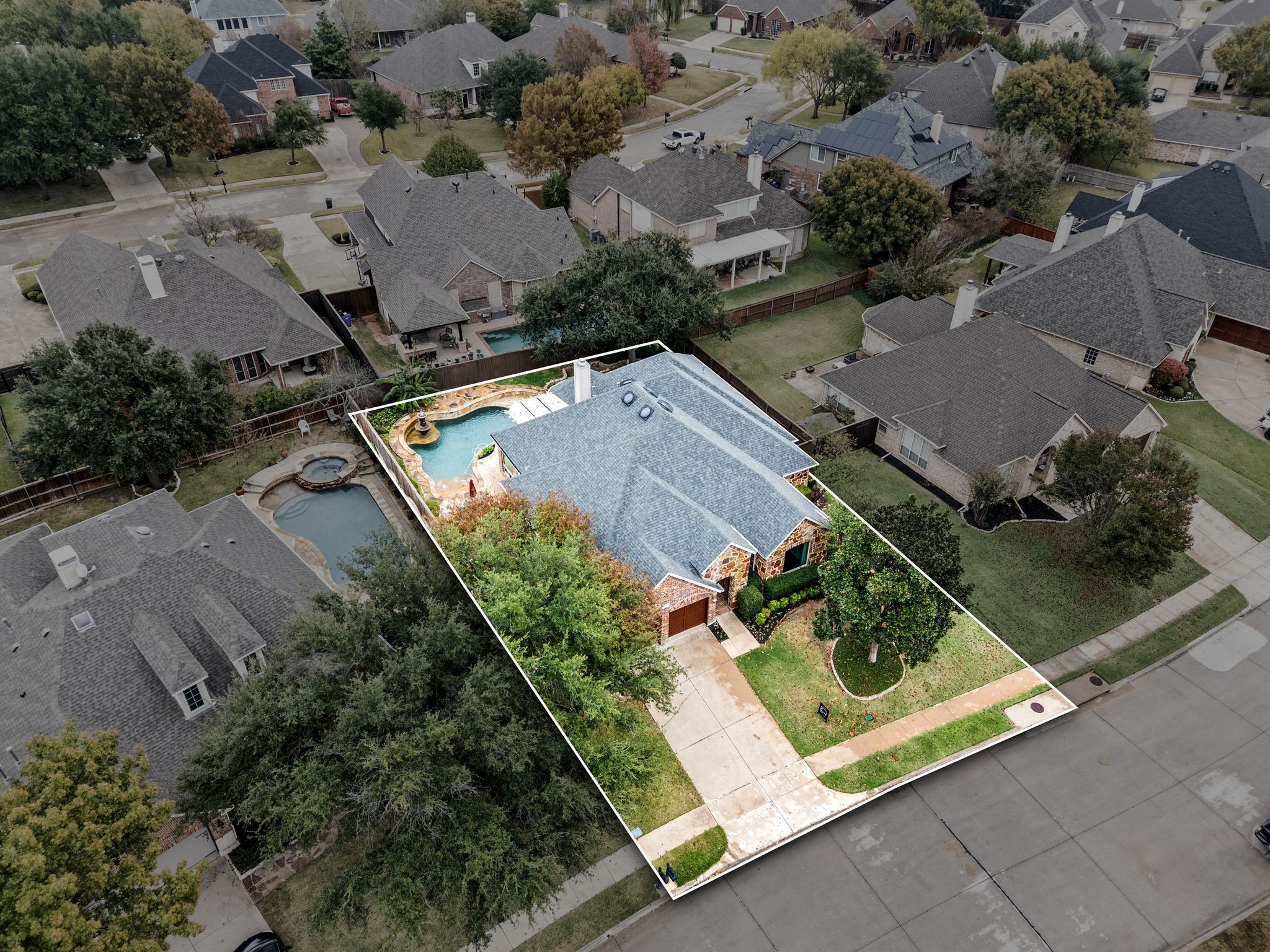 1808 Lakes Edge Boulevard