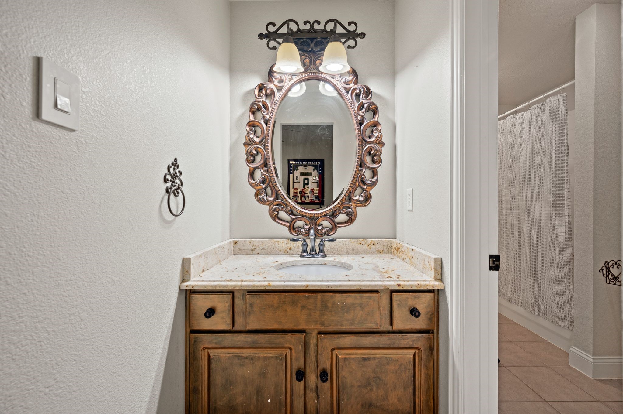 1808 Lakes Edge Boulevard