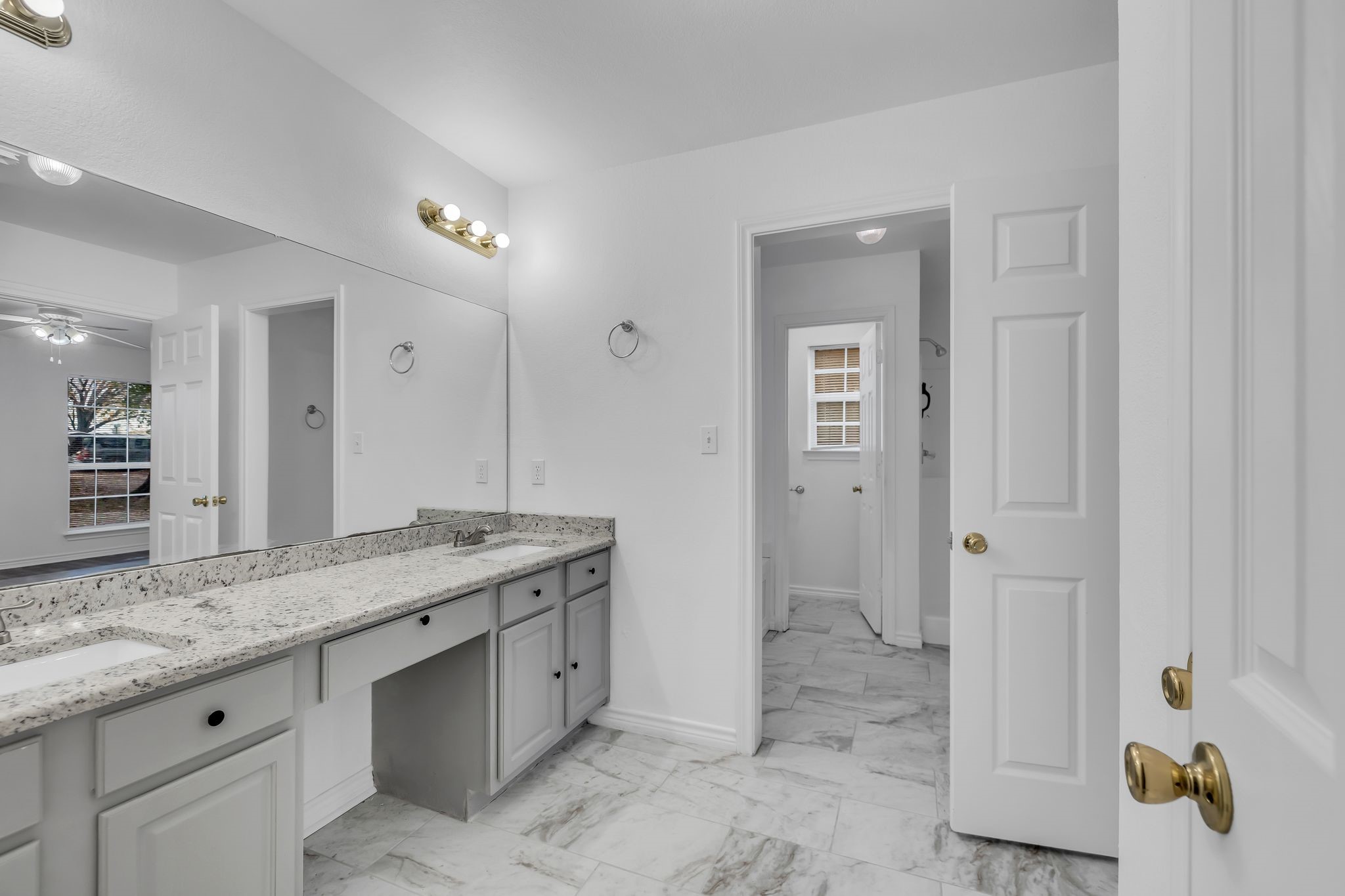 4818 Blue Water Circle