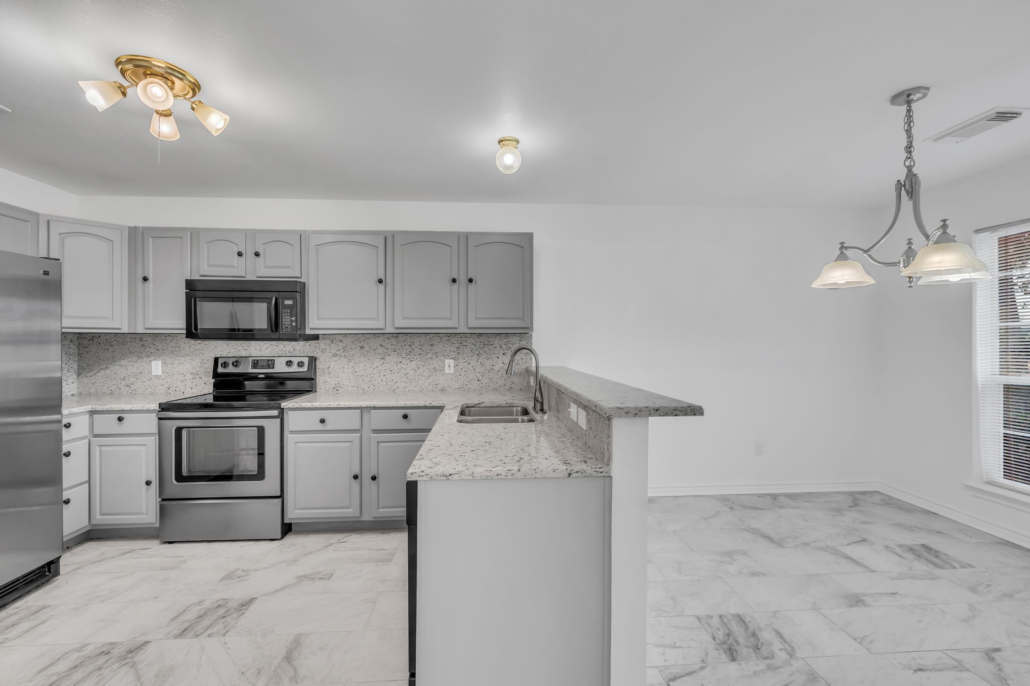 4818 Blue Water Circle