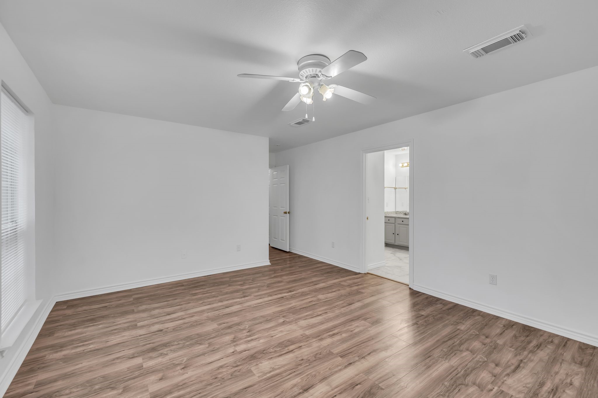 4818 Blue Water Circle