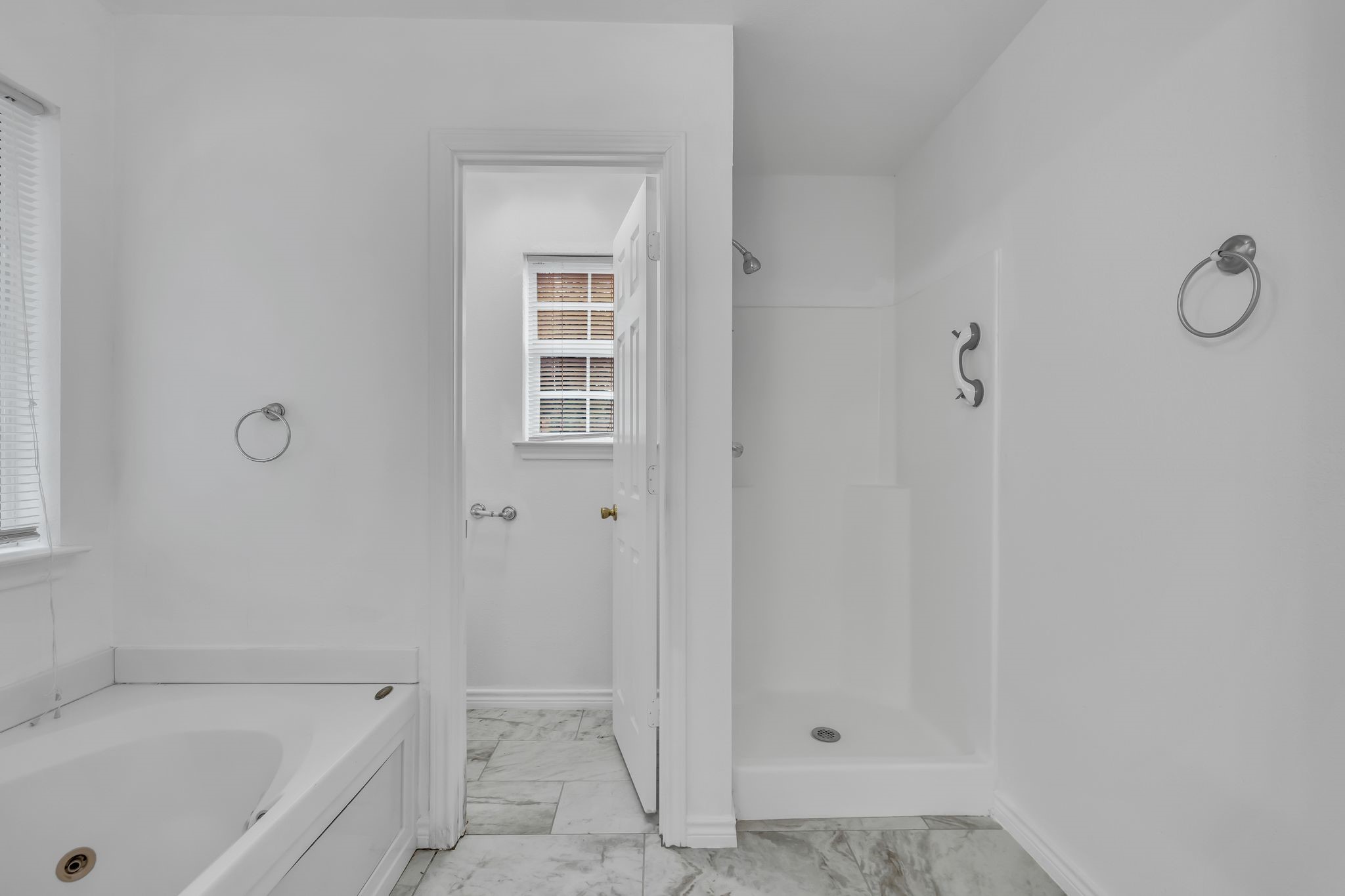 4818 Blue Water Circle