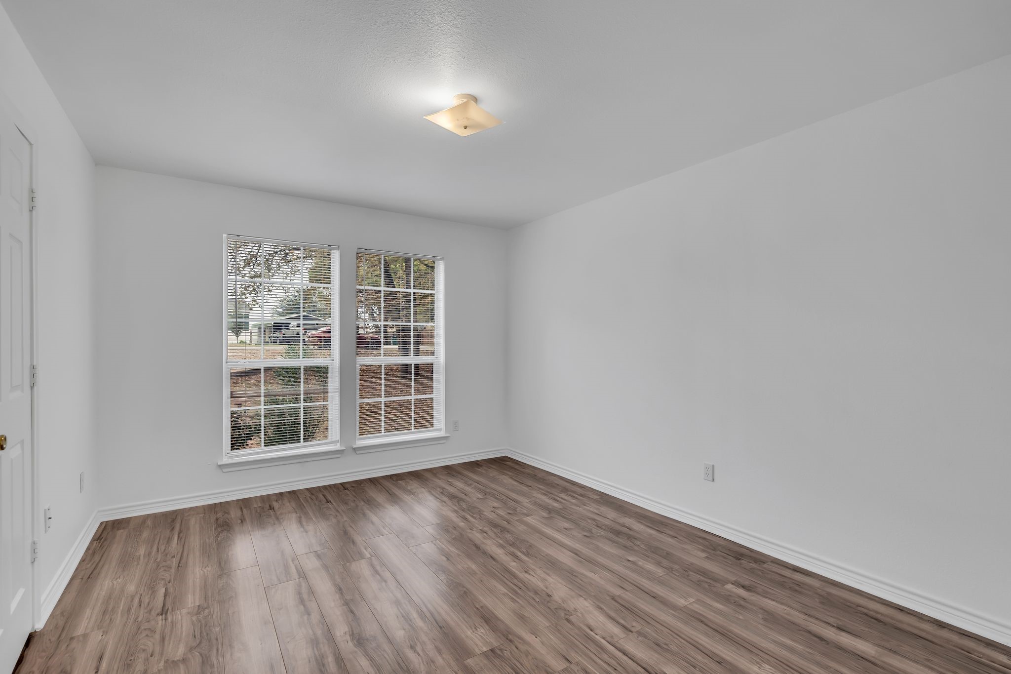 4818 Blue Water Circle