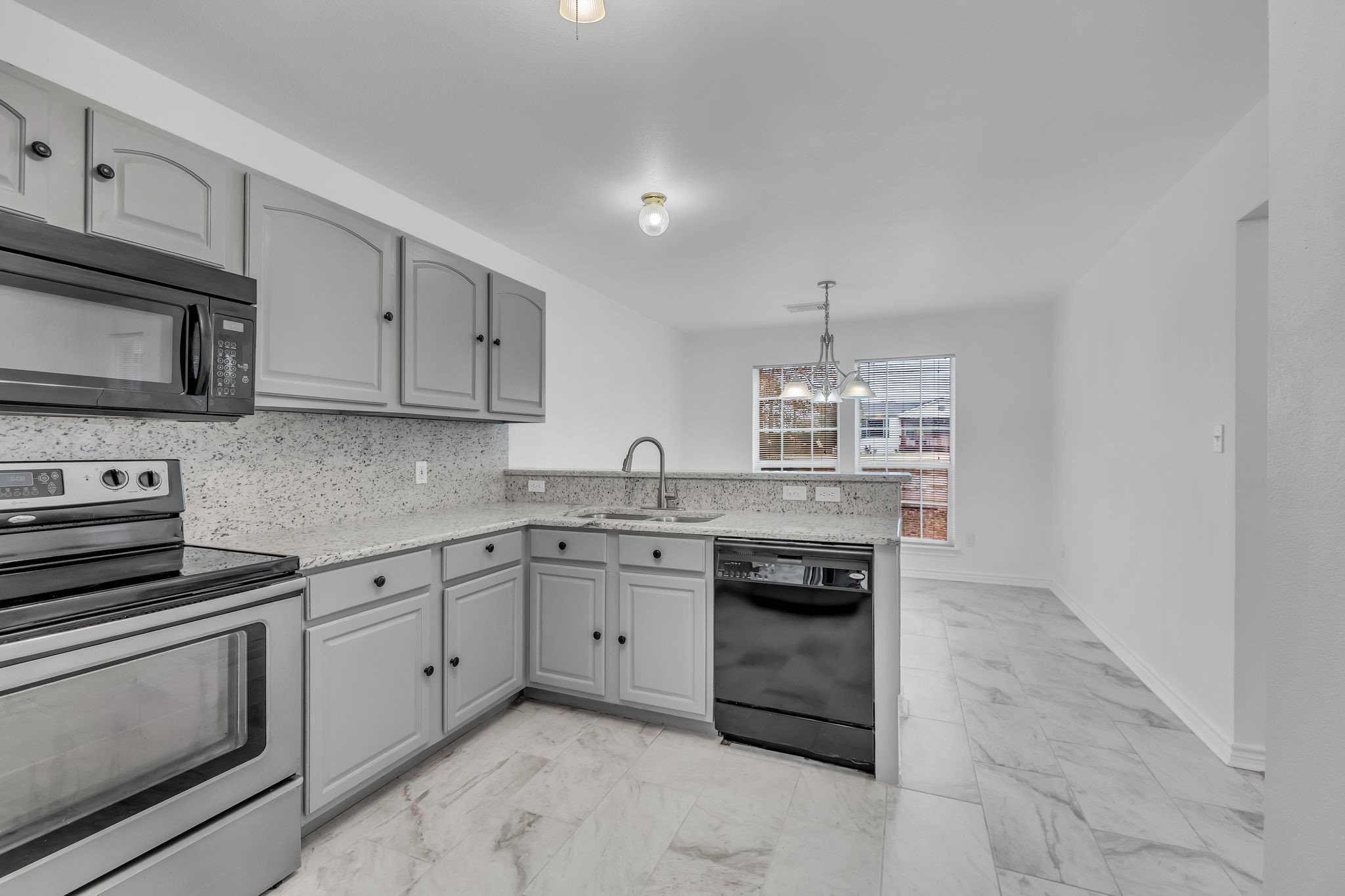 4818 Blue Water Circle