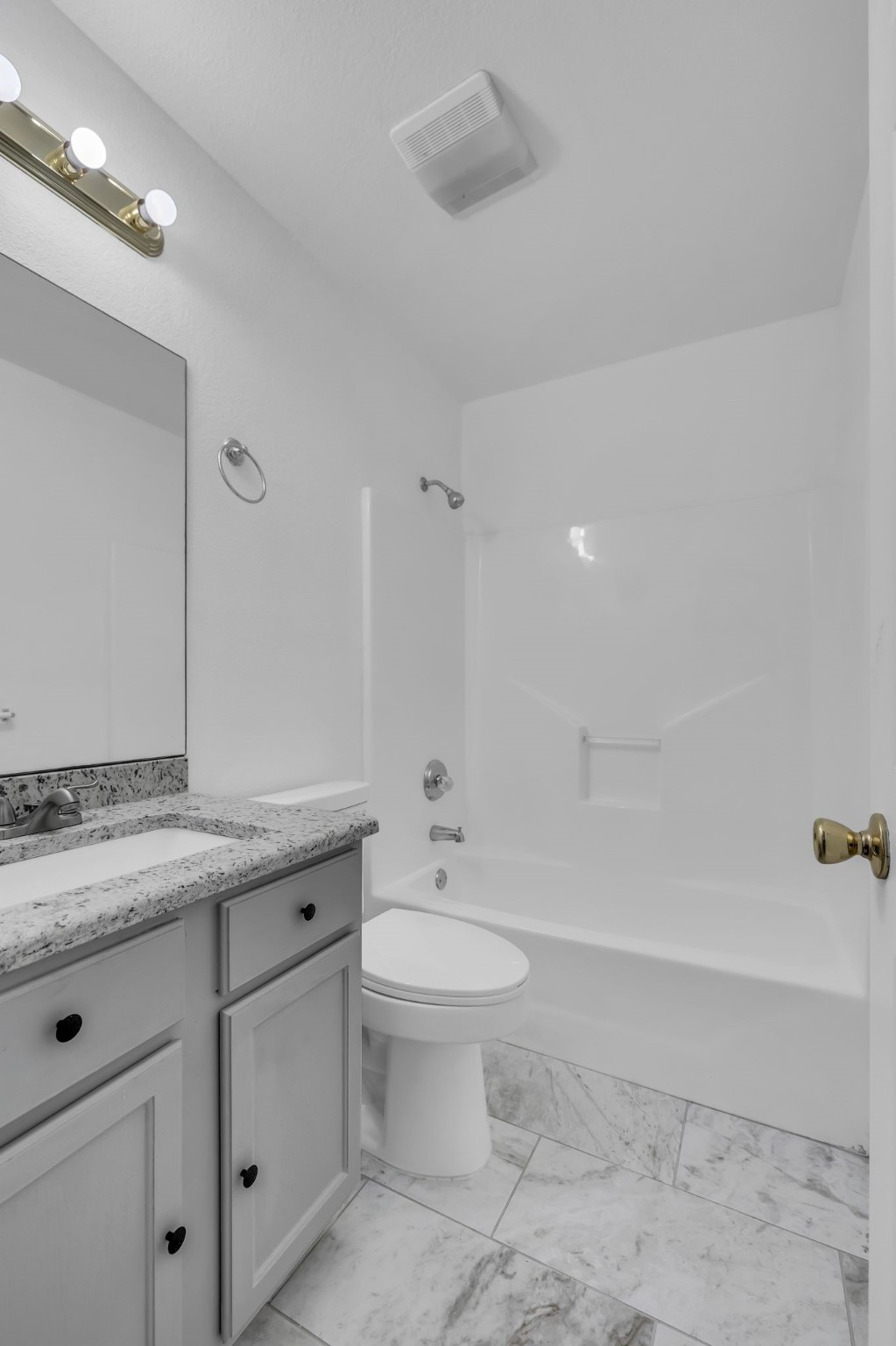 4818 Blue Water Circle