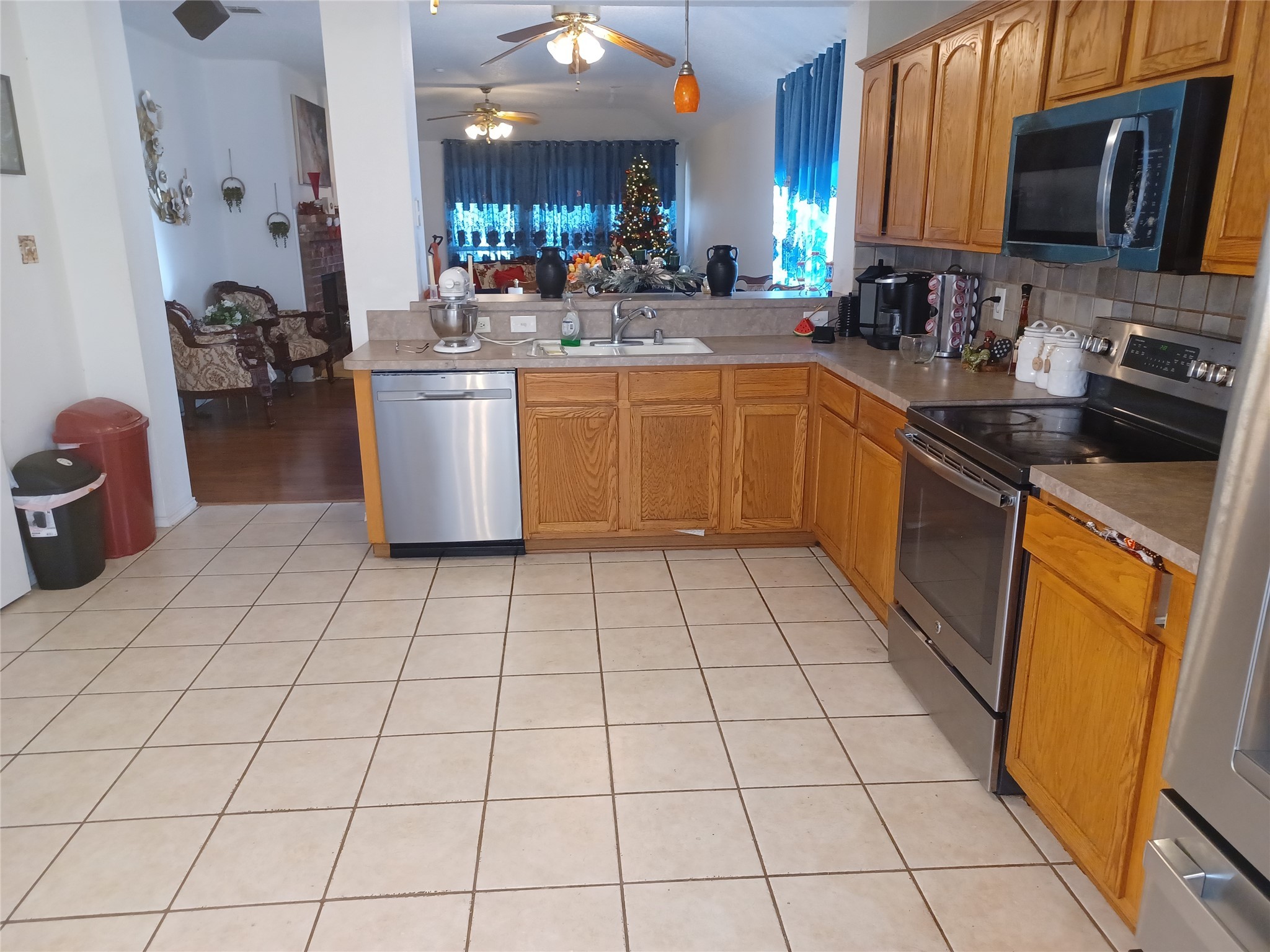 2808 Goldfinch Drive