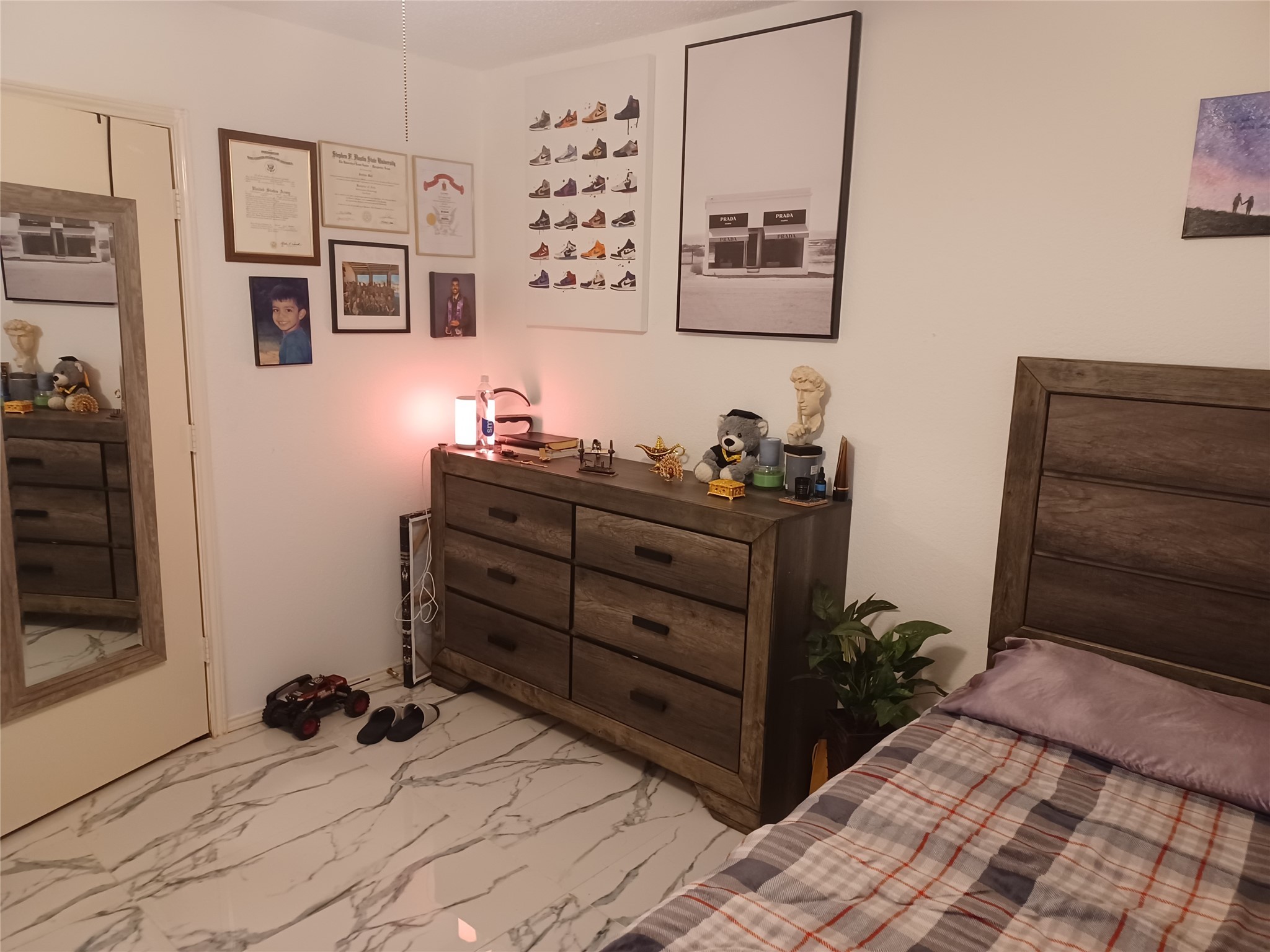 2808 Goldfinch Drive