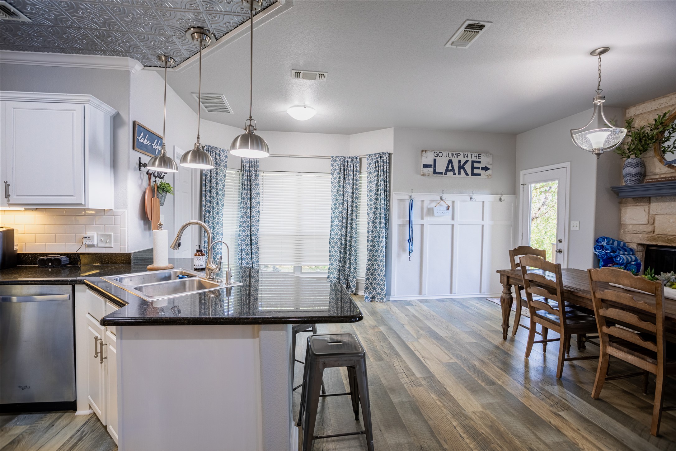 2702 River Ridge Court