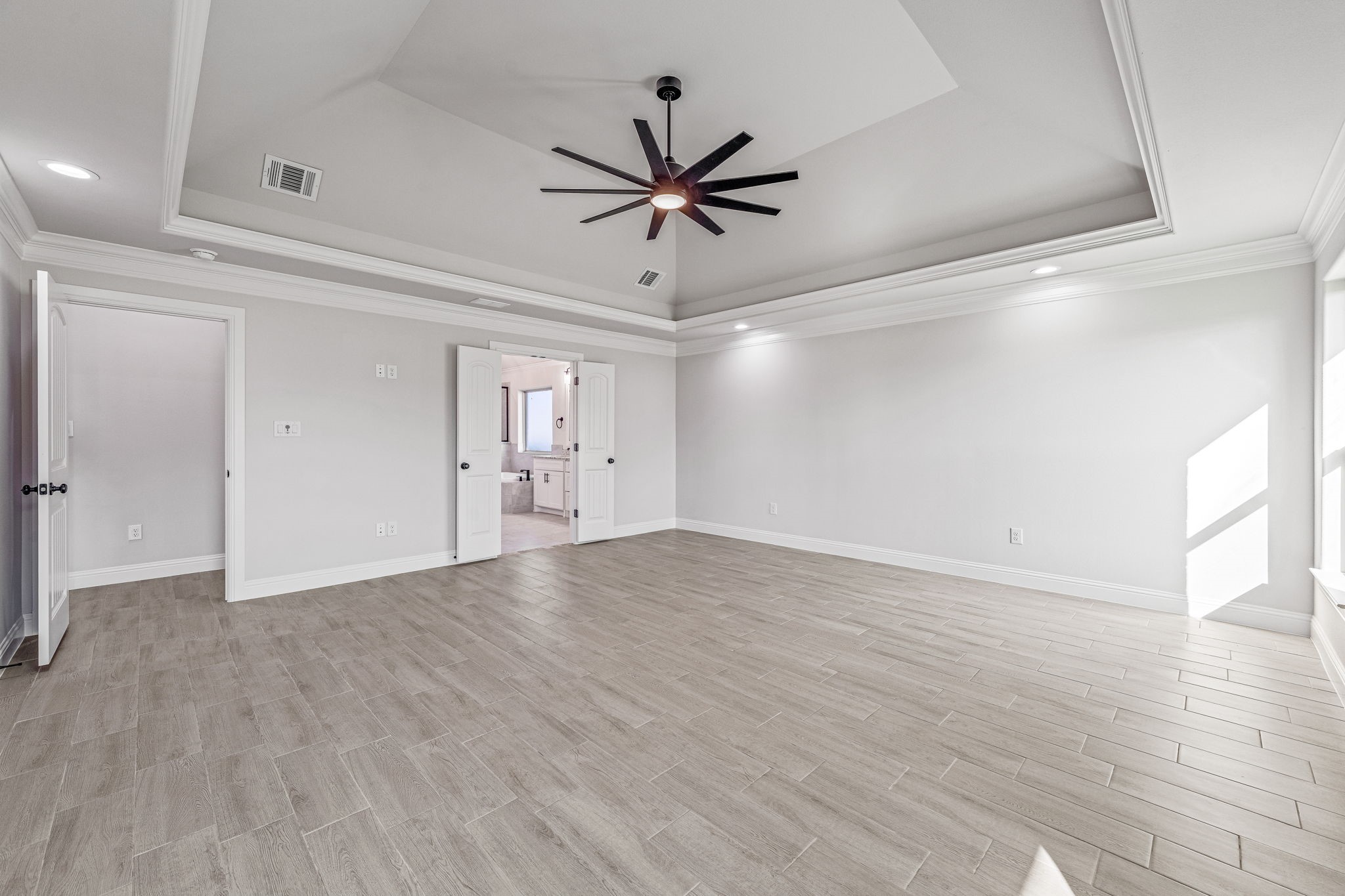 2160 Middlewood Circle