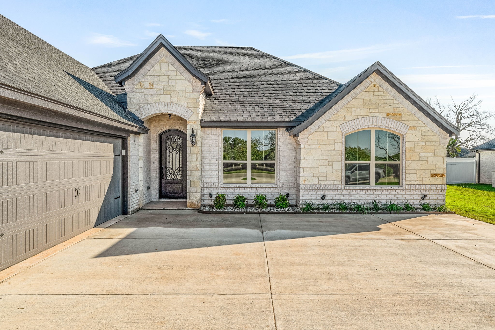 2160 Middlewood Circle