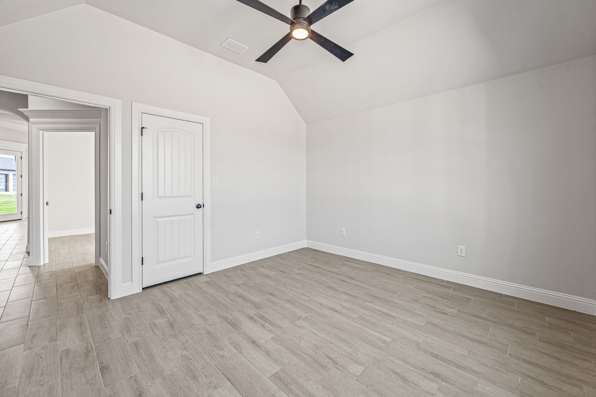 2160 Middlewood Circle