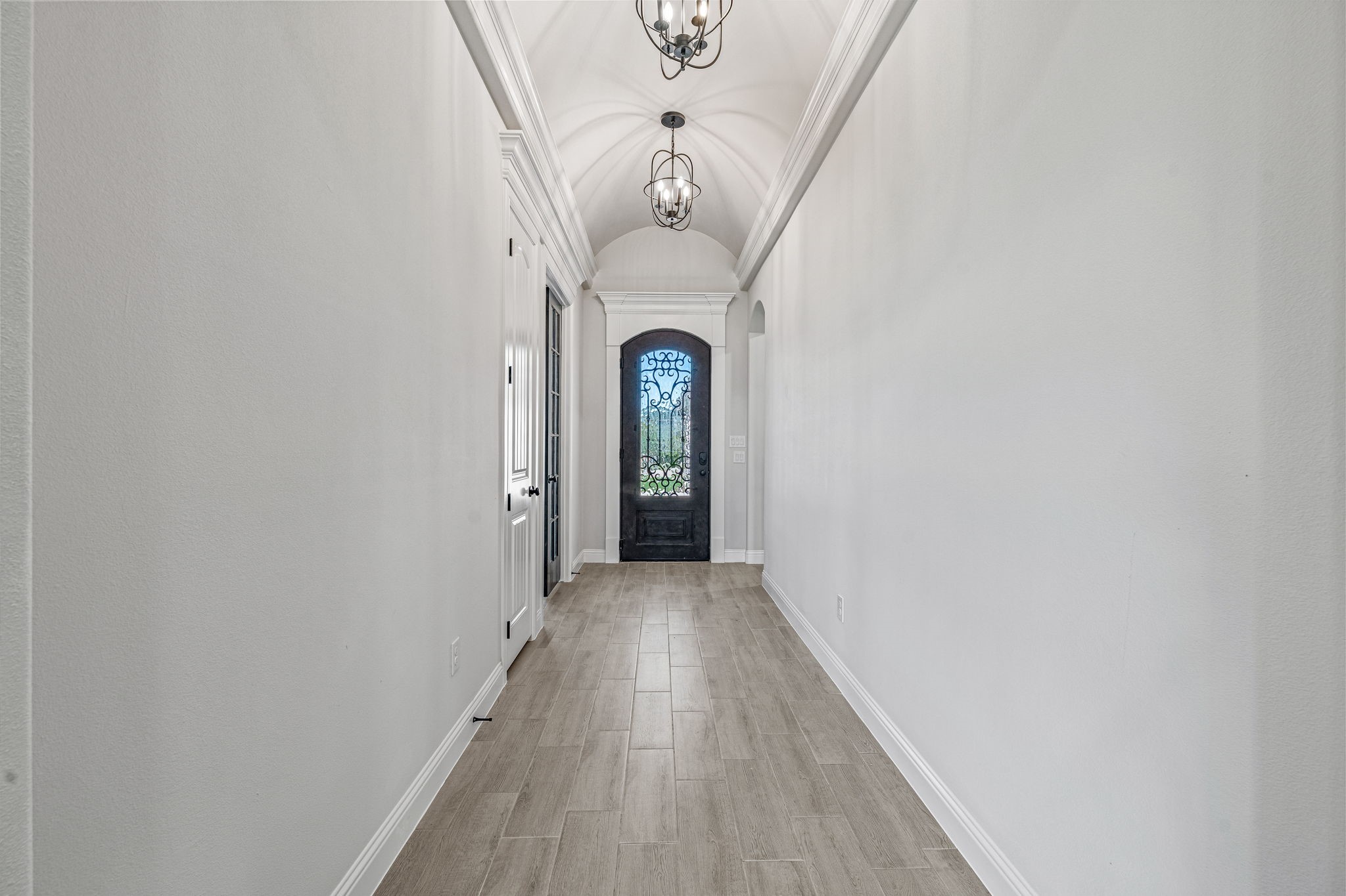 2160 Middlewood Circle