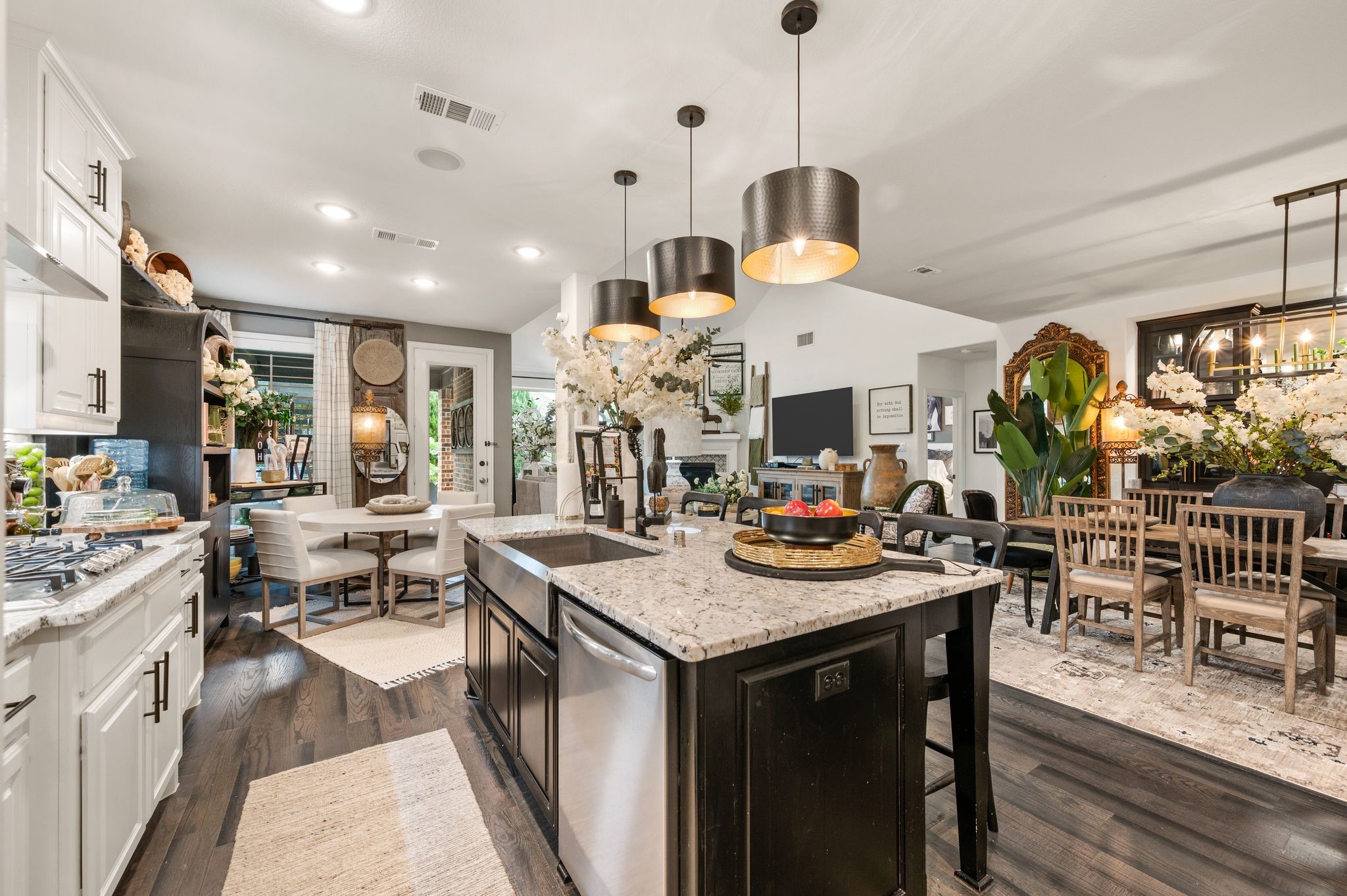 1112 Homestead Way