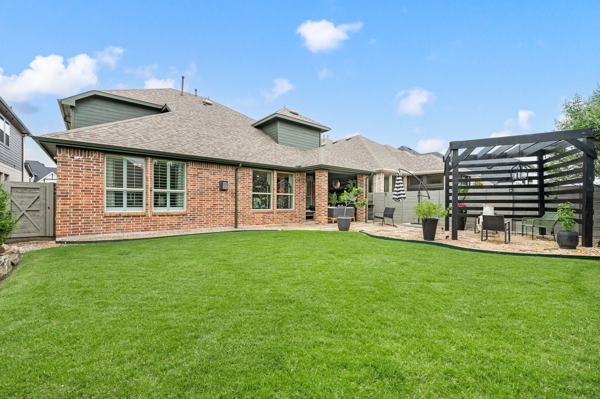 1112 Homestead Way