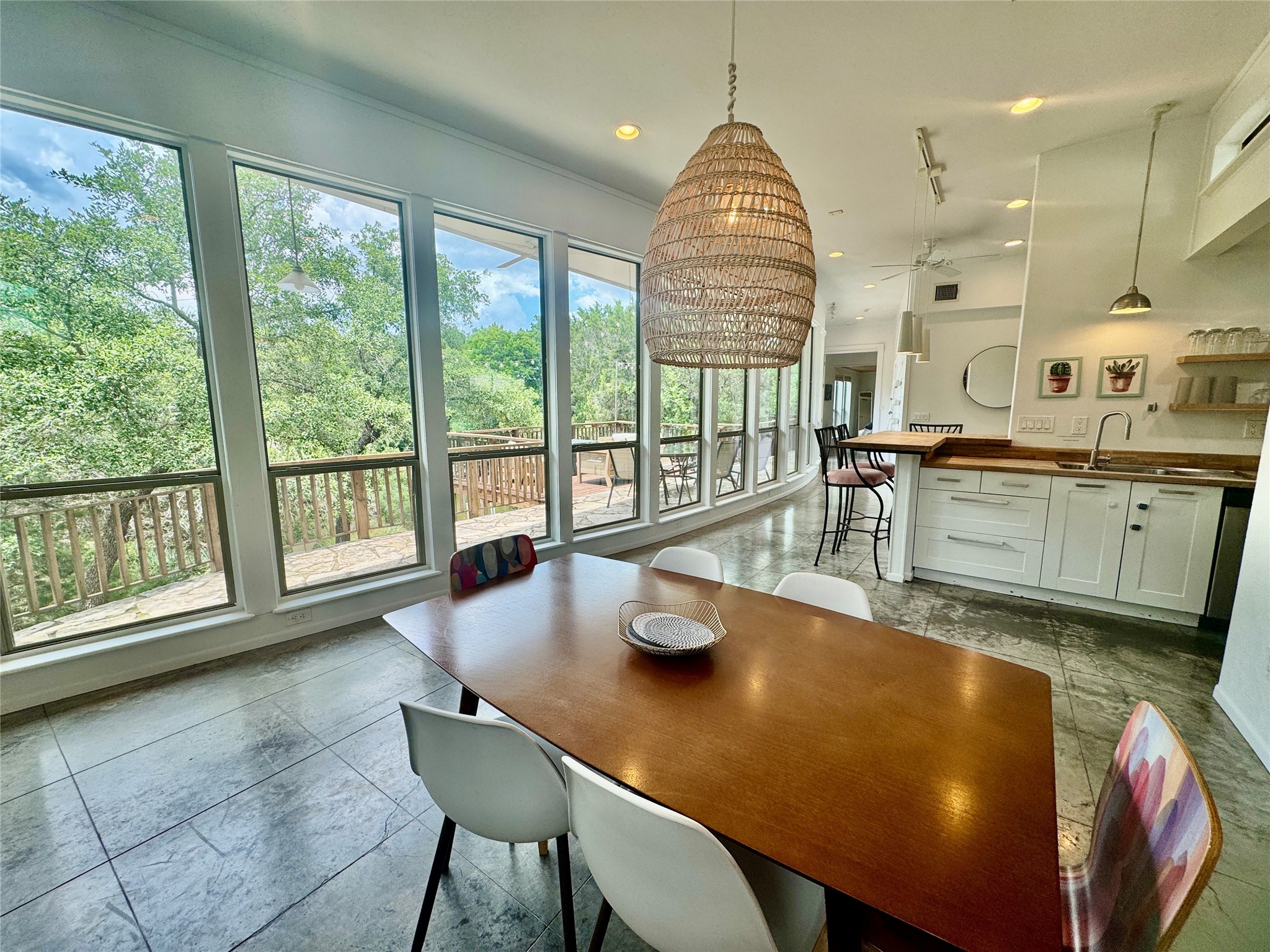2710 Sky Harbour Drive