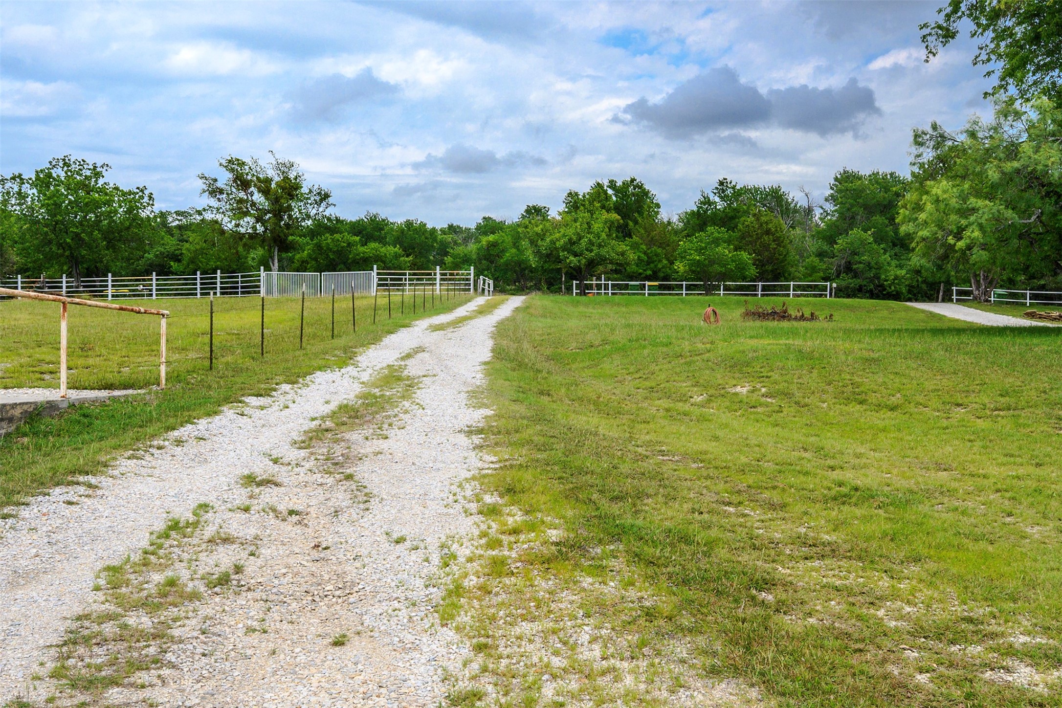 333 Private Road 1520