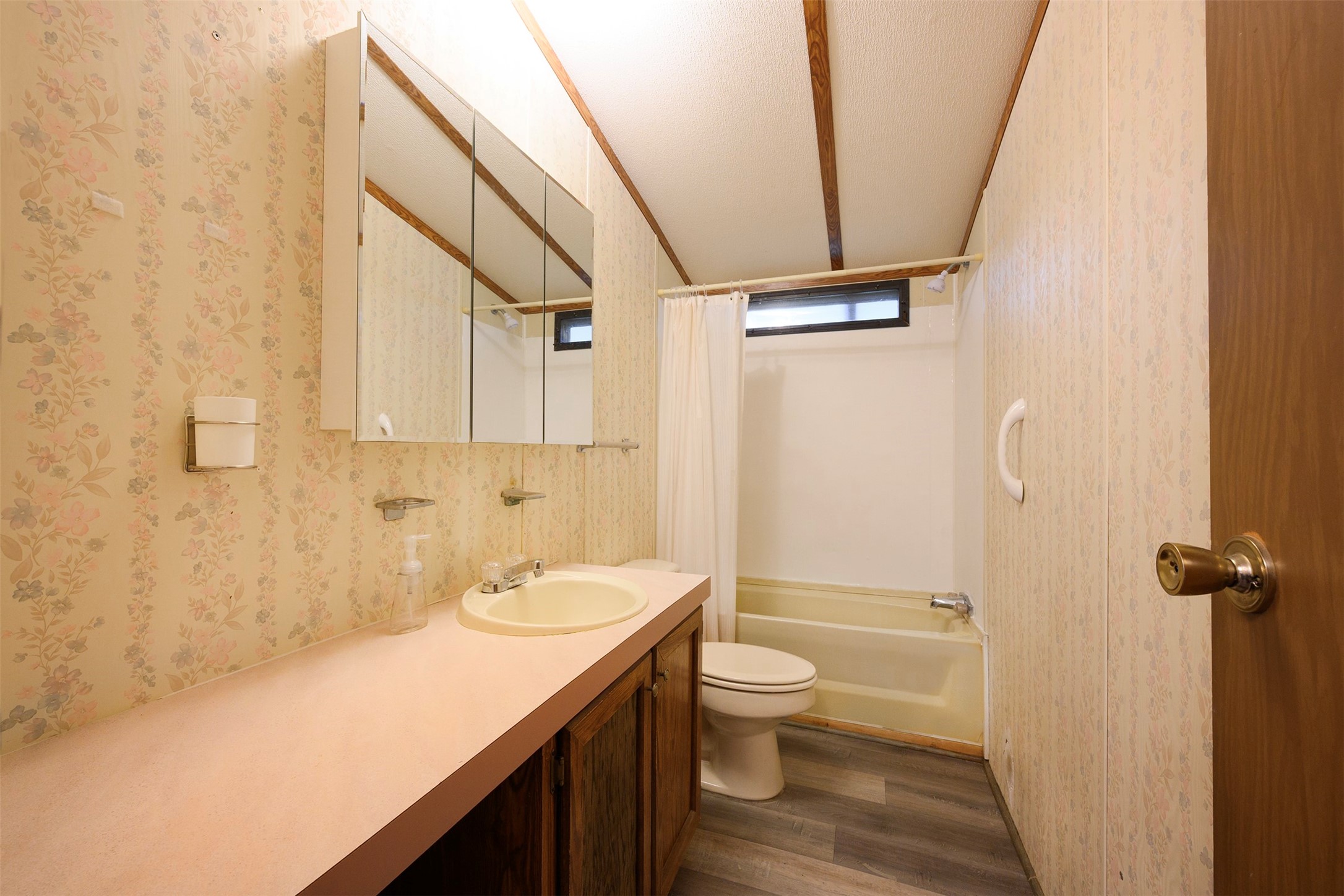 333 Private Road 1520