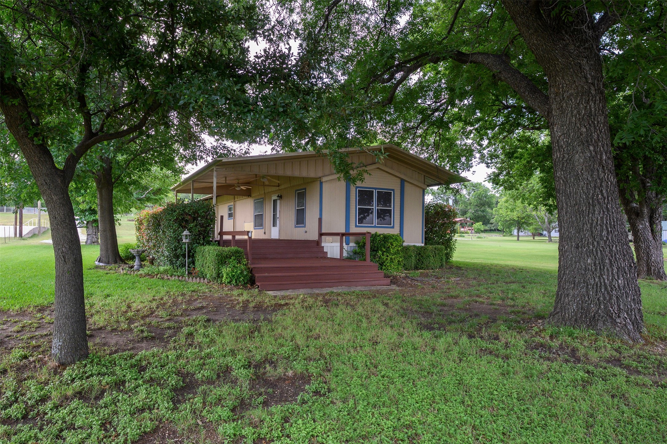 333 Private Road 1520