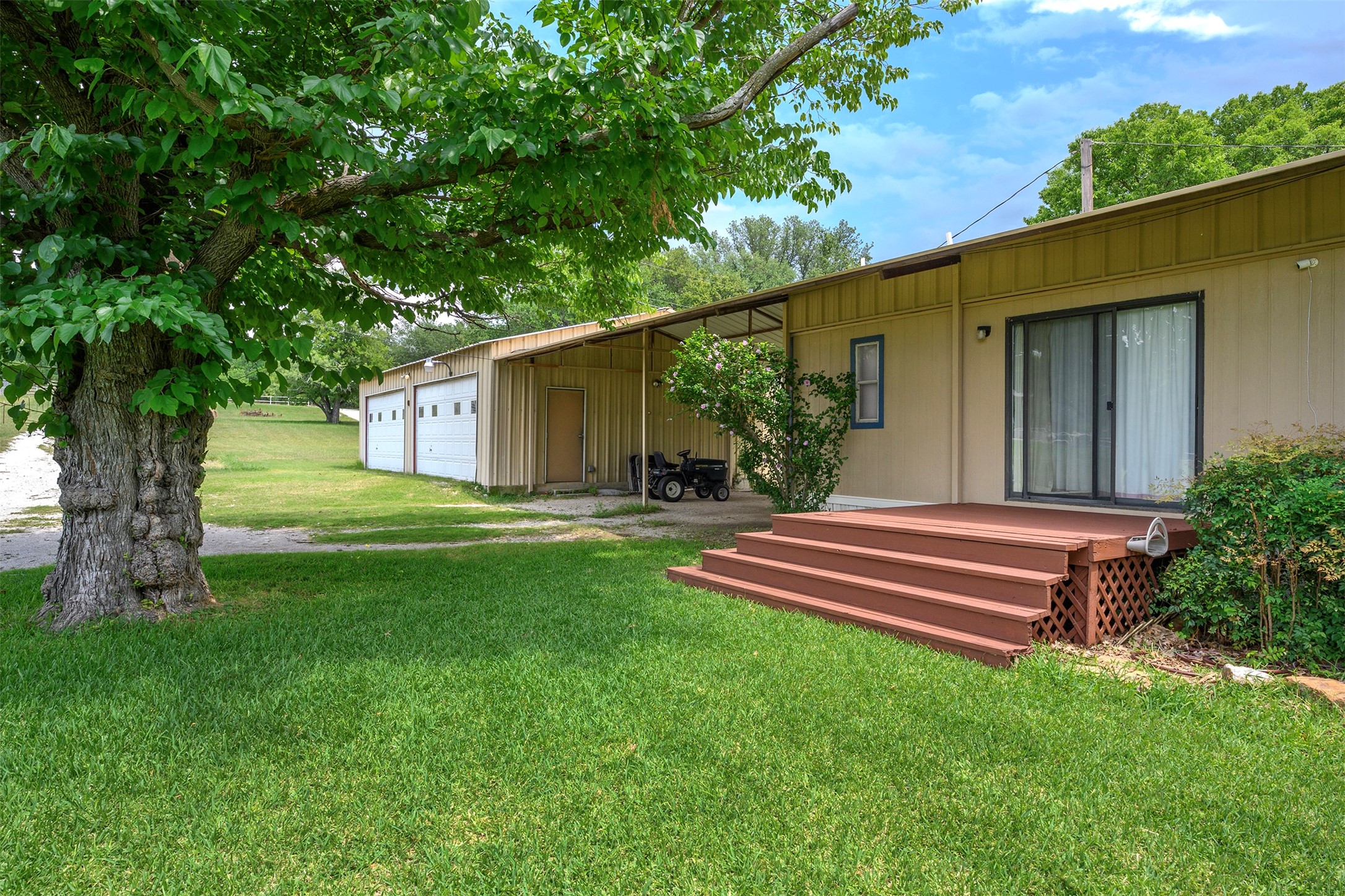 333 Private Road 1520