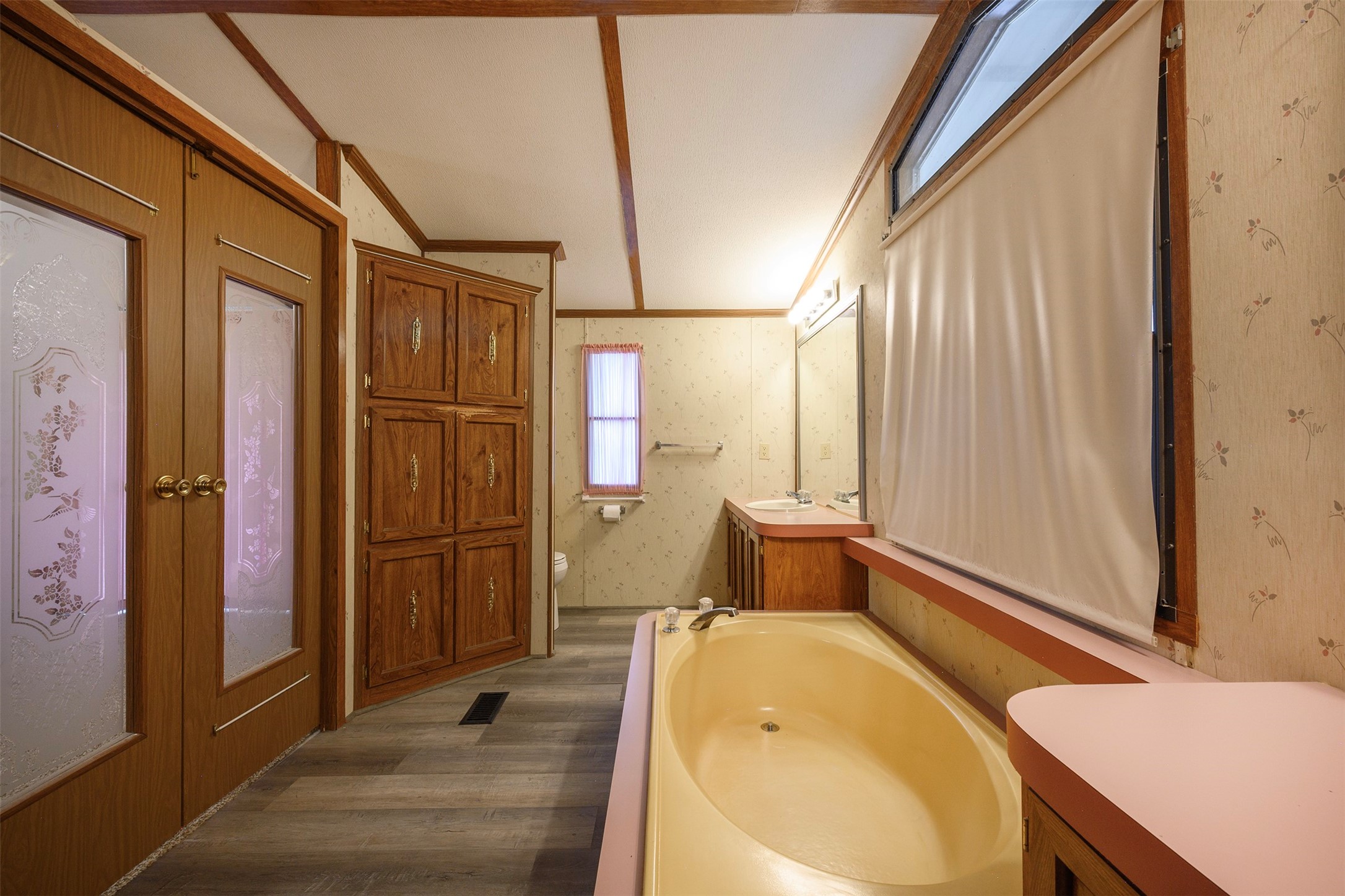 333 Private Road 1520