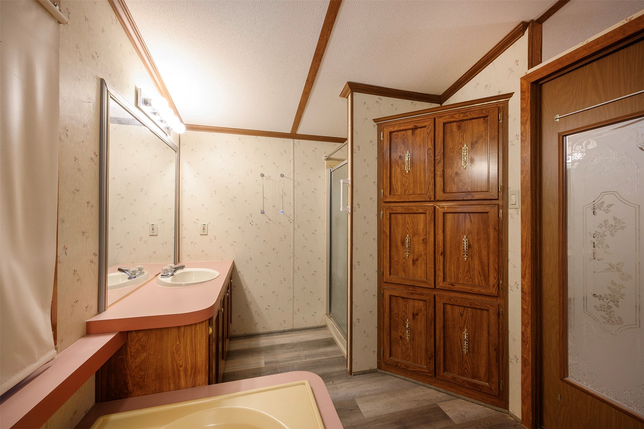 333 Private Road 1520