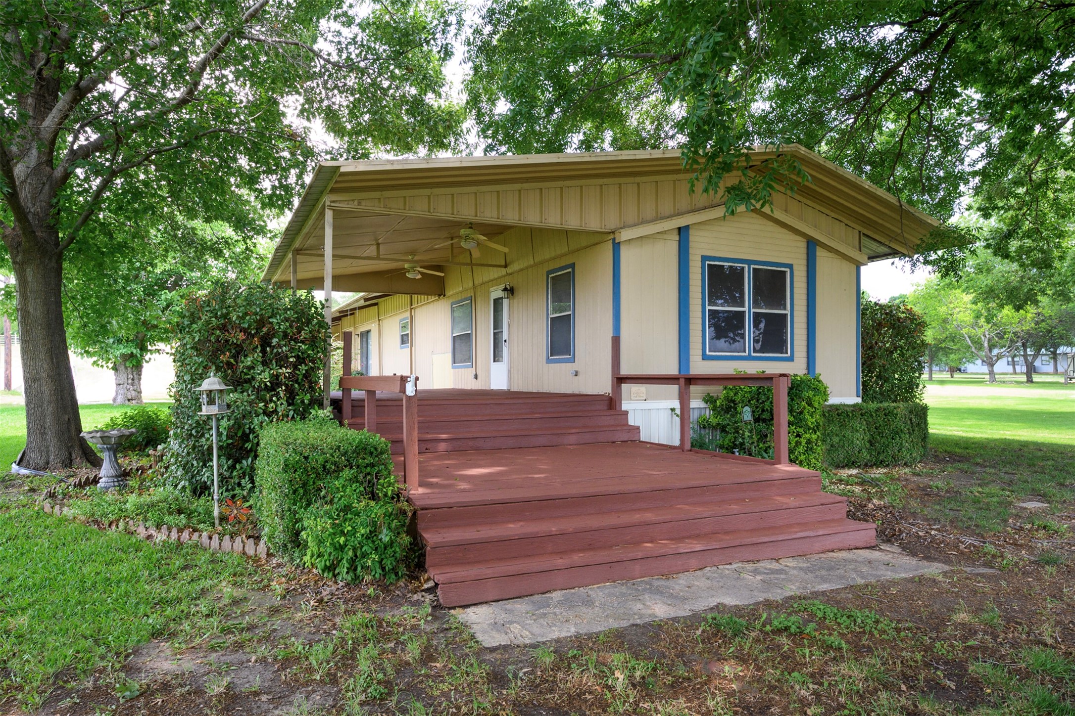 333 Private Road 1520