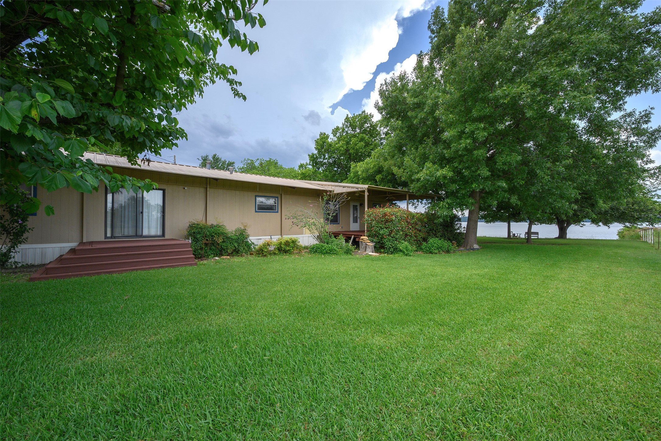333 Private Road 1520