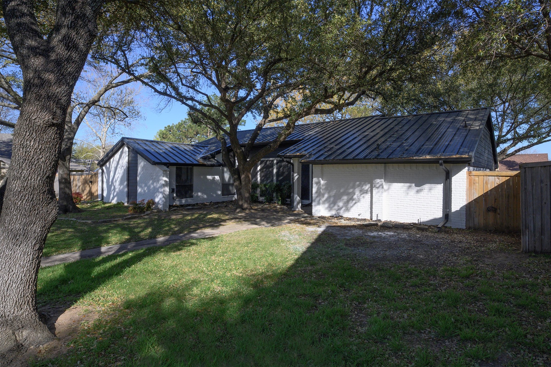 1035 Wilshire Drive