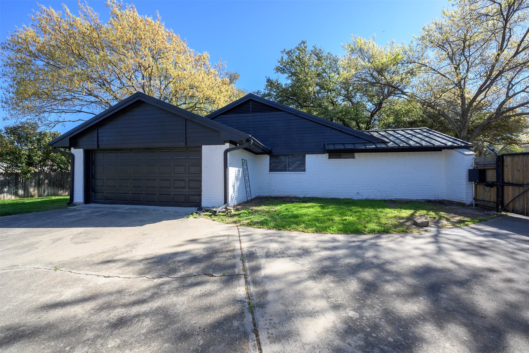 1035 Wilshire Drive