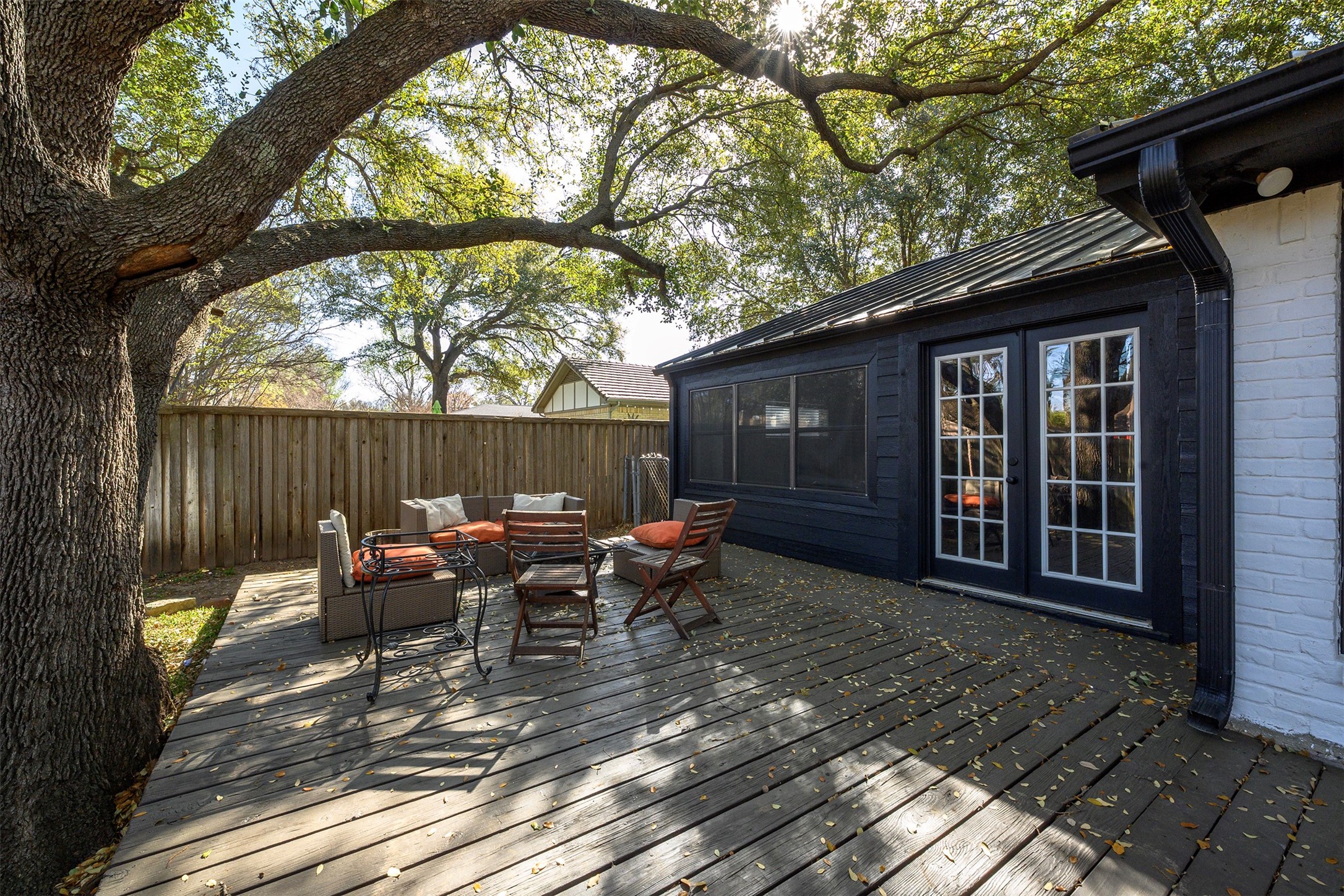 1035 Wilshire Drive