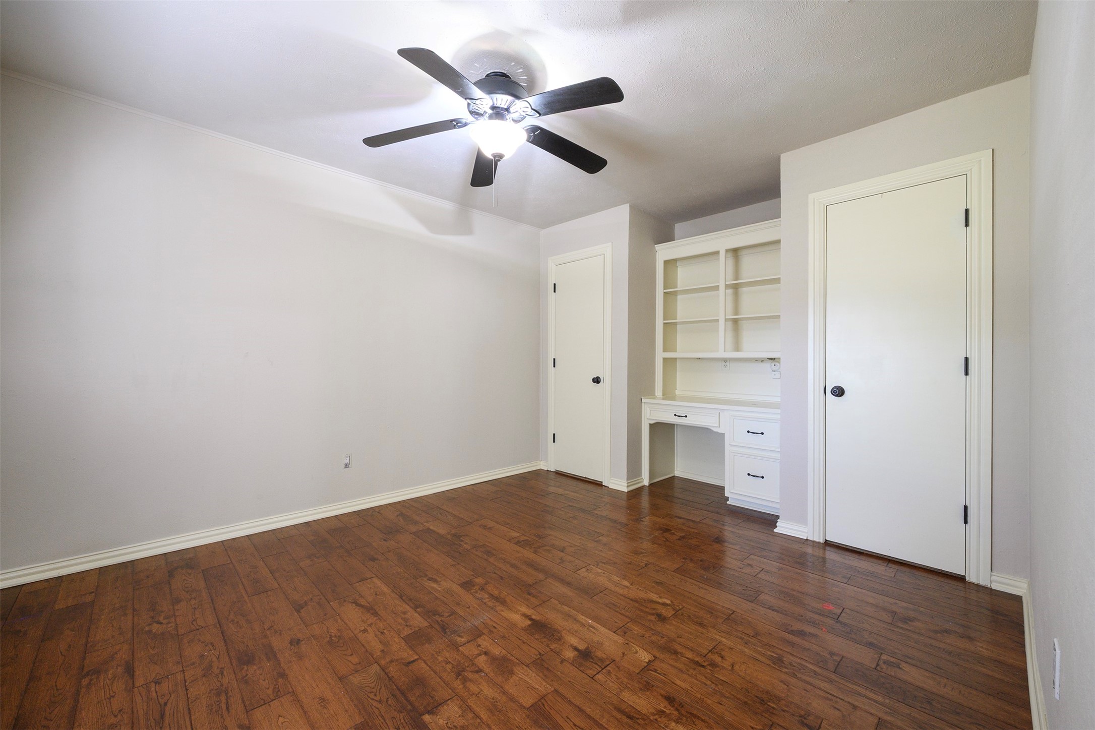 1035 Wilshire Drive