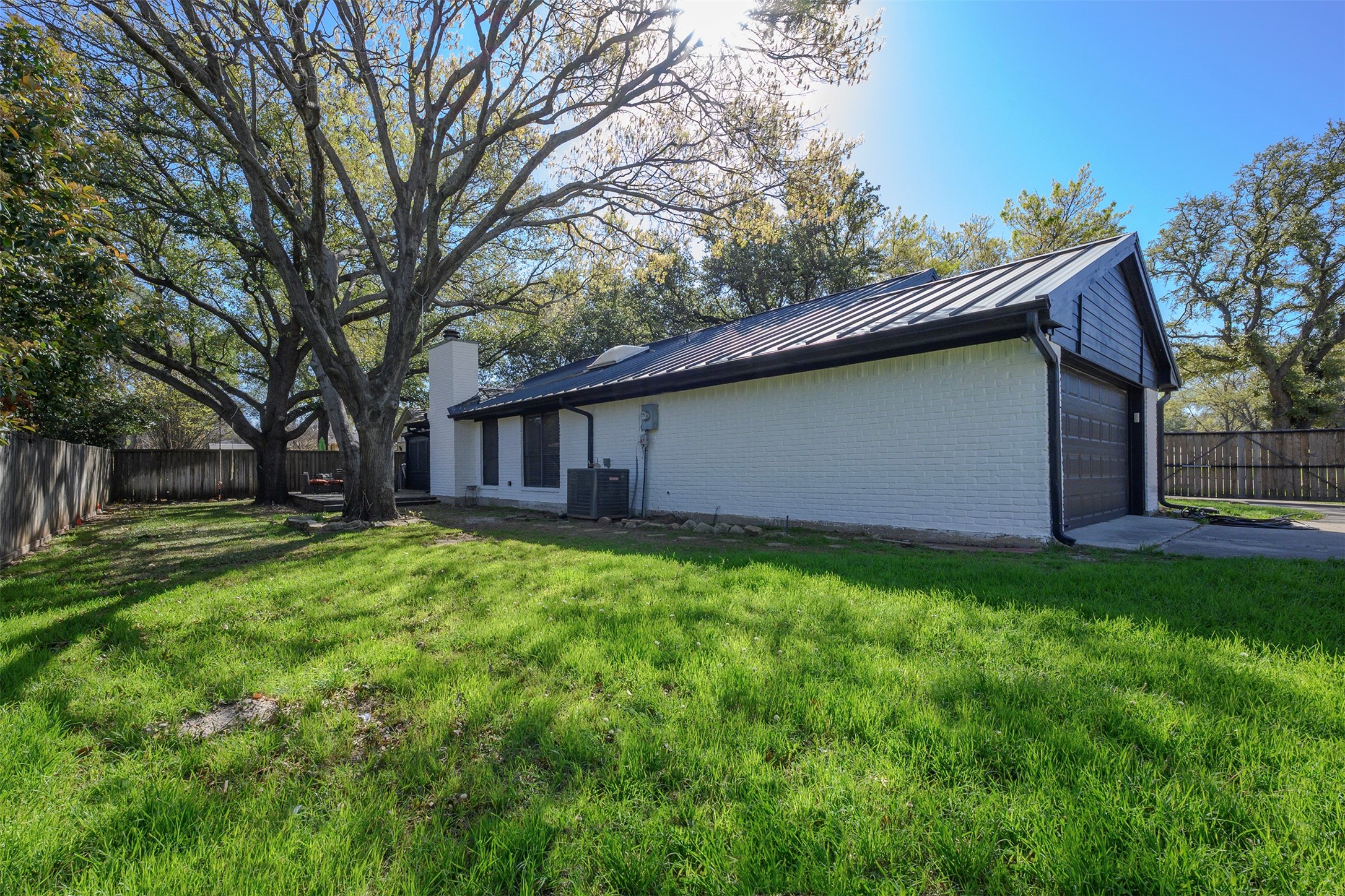 1035 Wilshire Drive