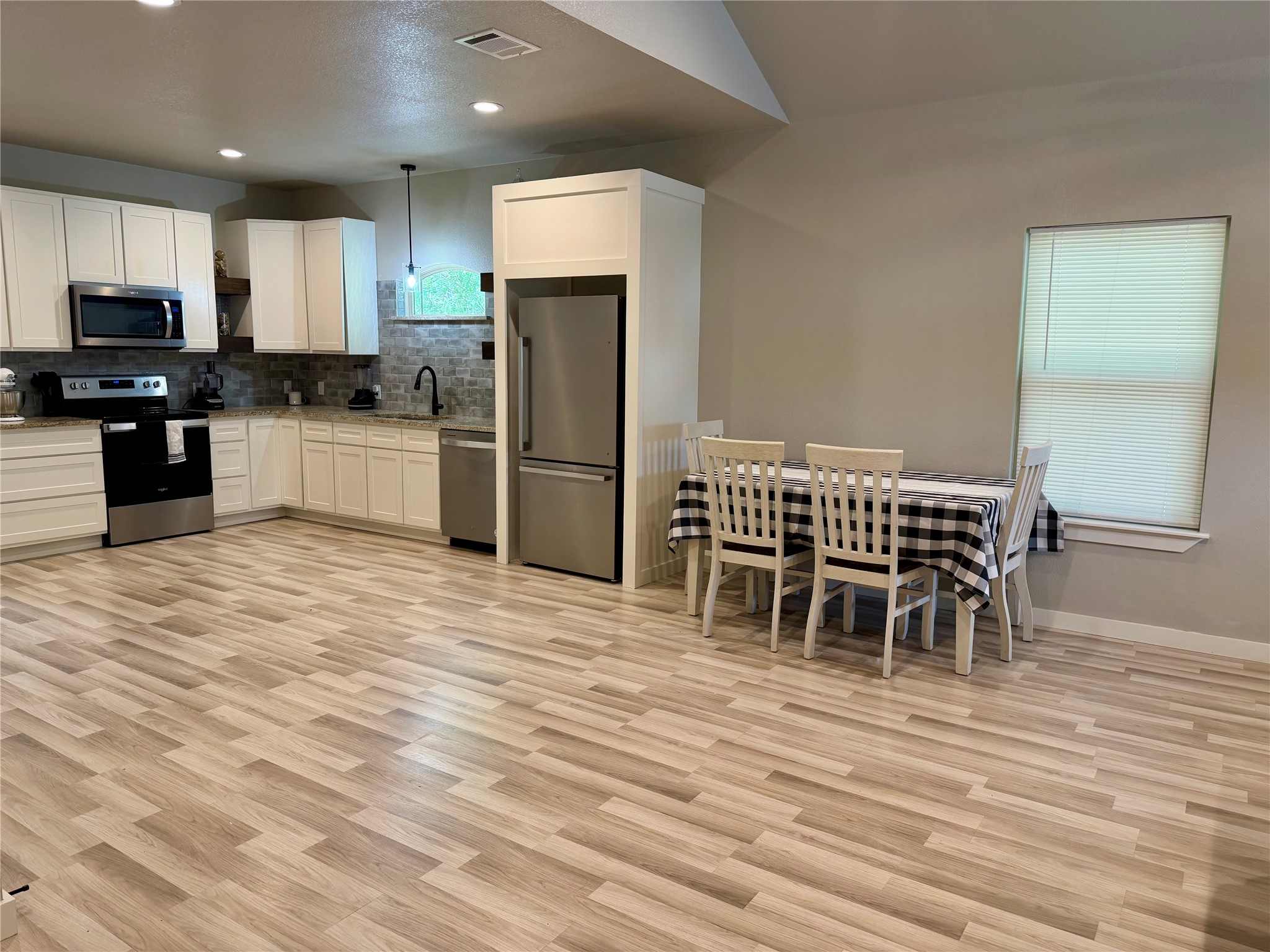 819 Arkansas River Drive