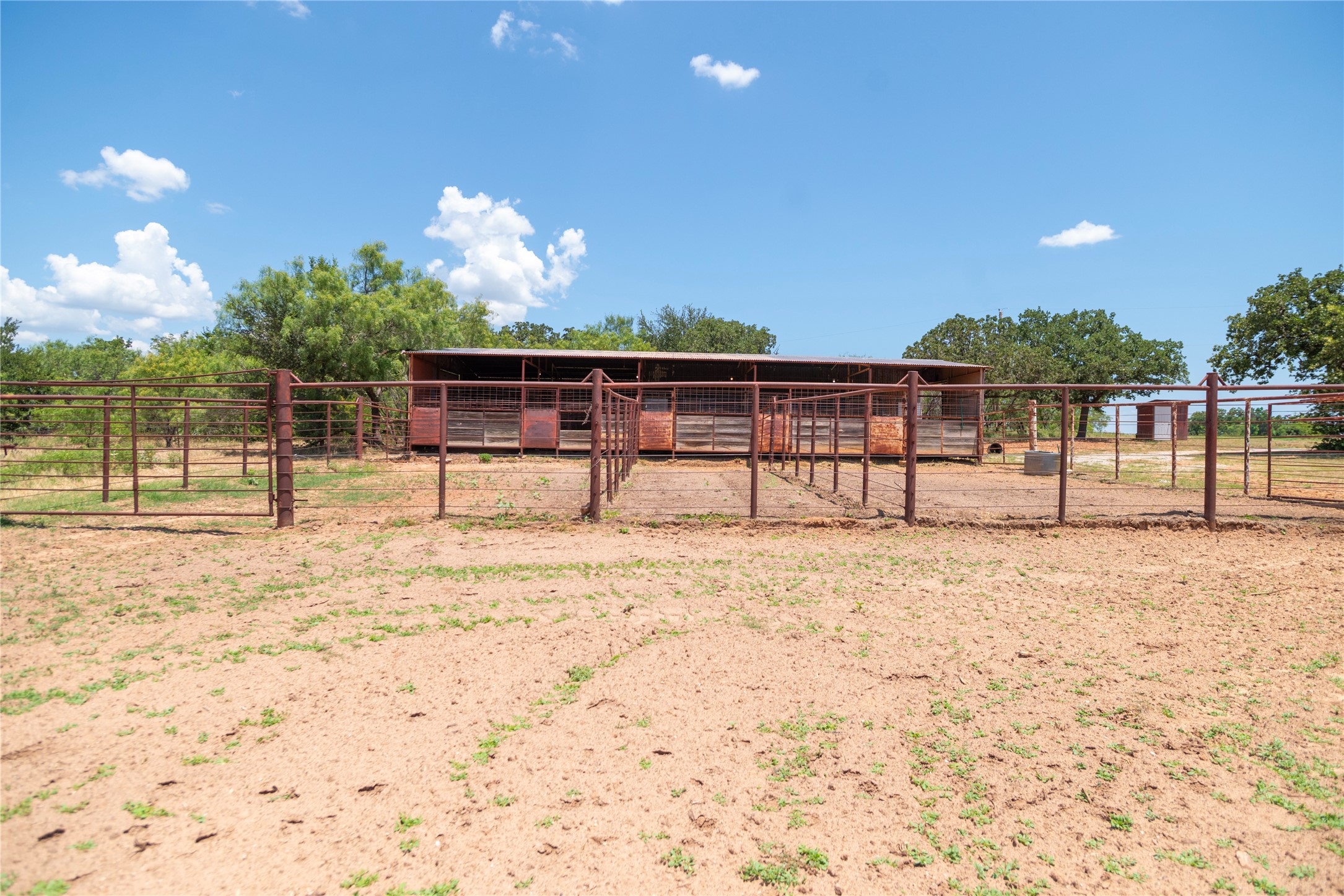 406 Private Road 3706