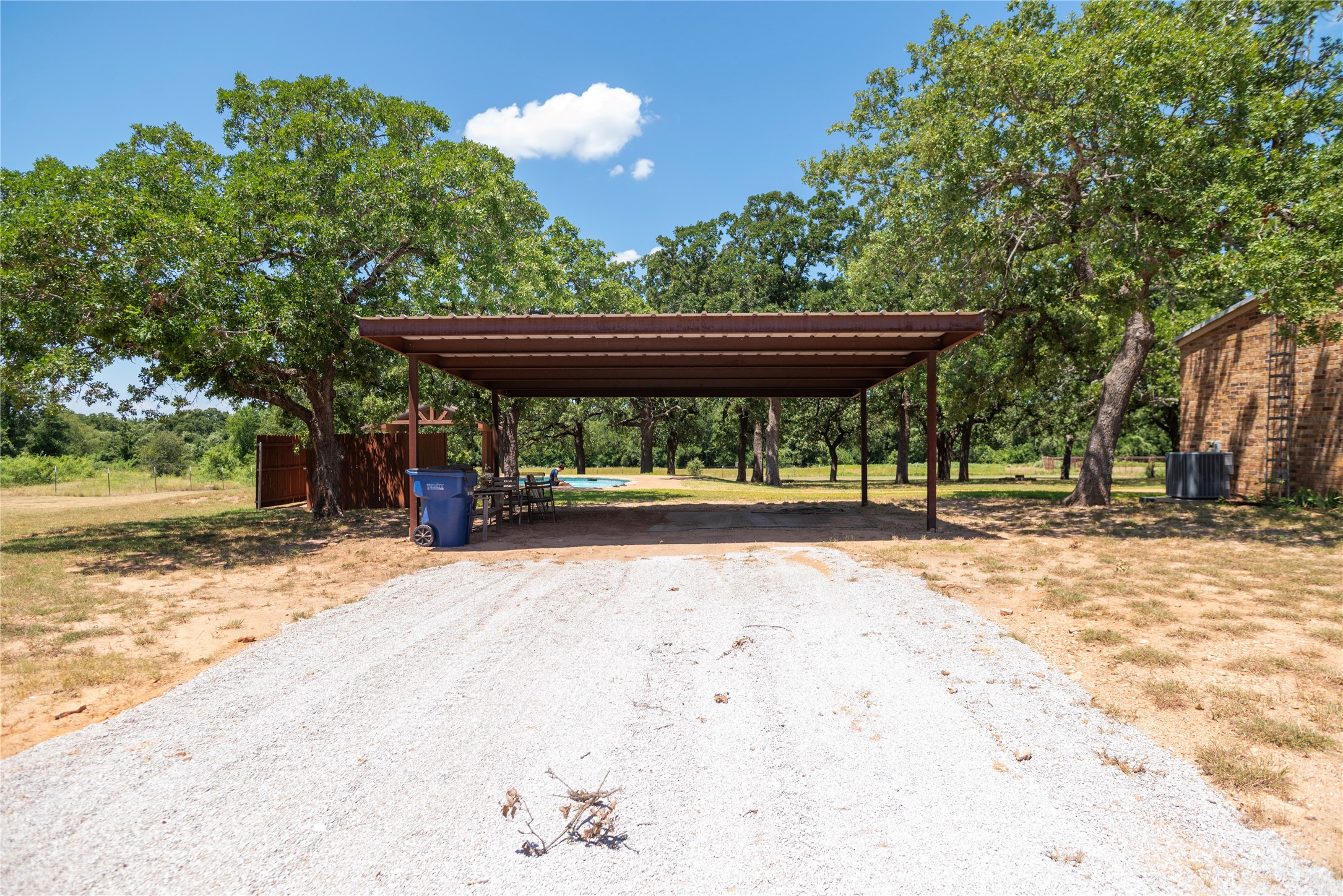 406 Private Road 3706