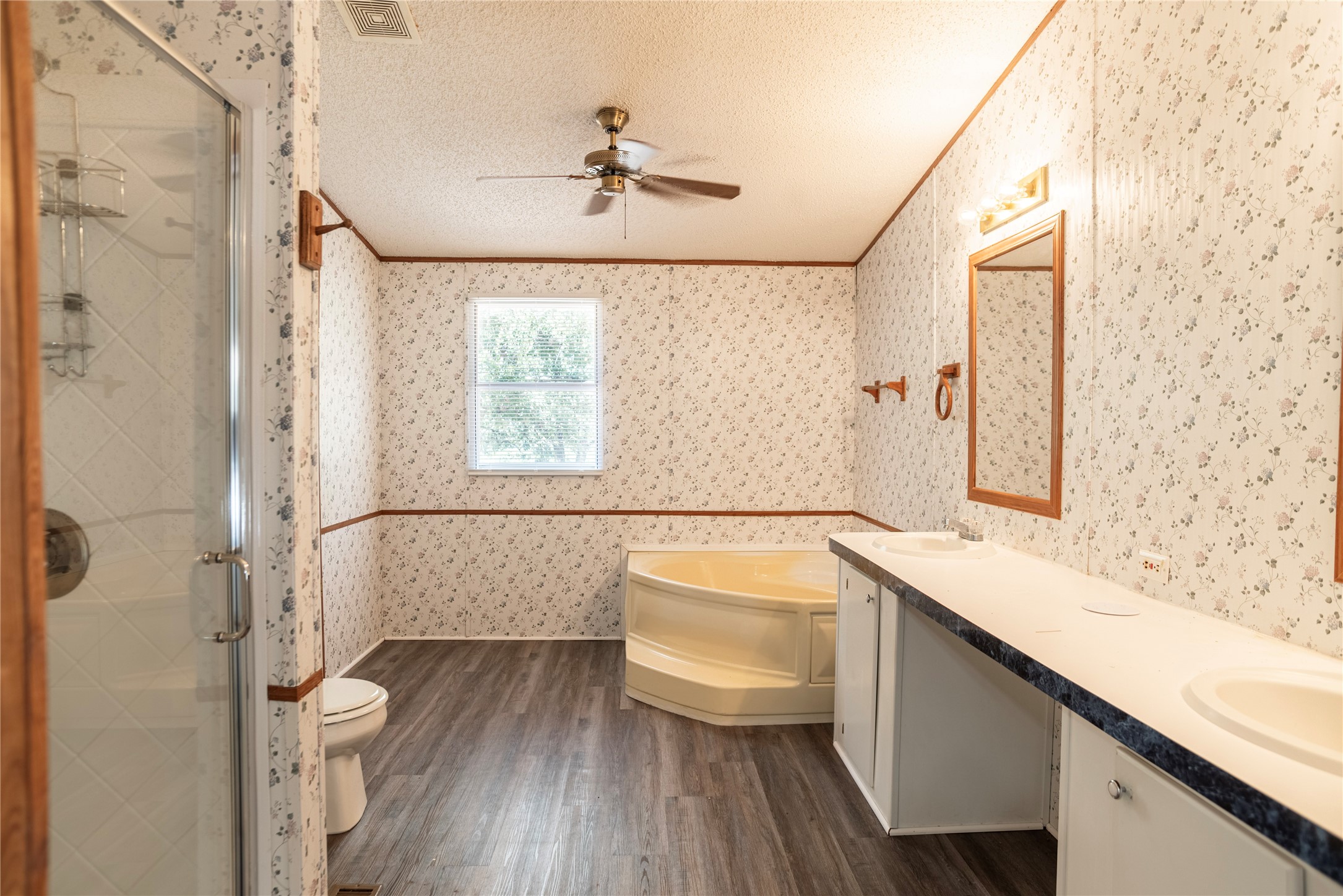 406 Private Road 3706